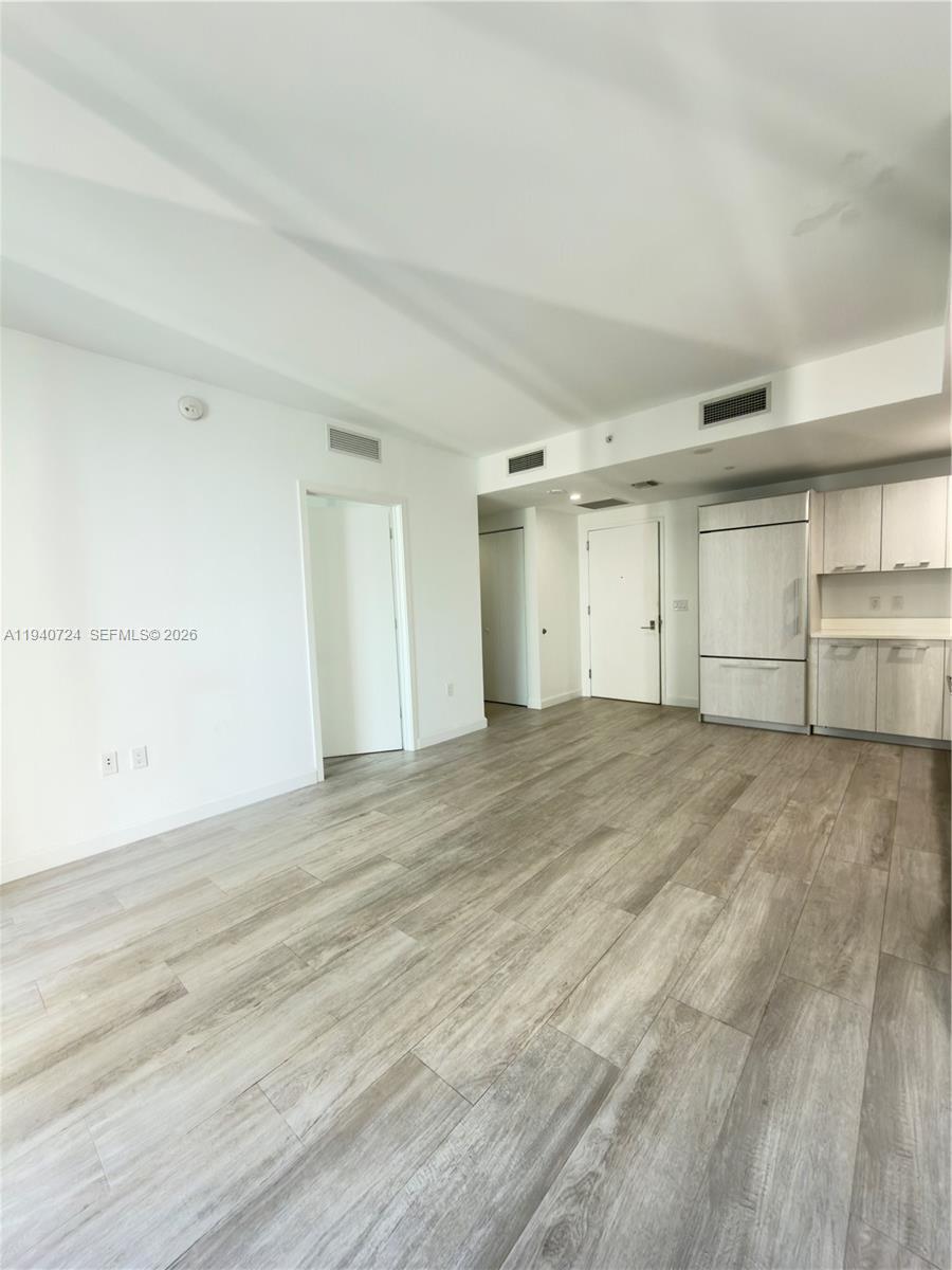 55 SW 9th St #2007, Miami FL 33130