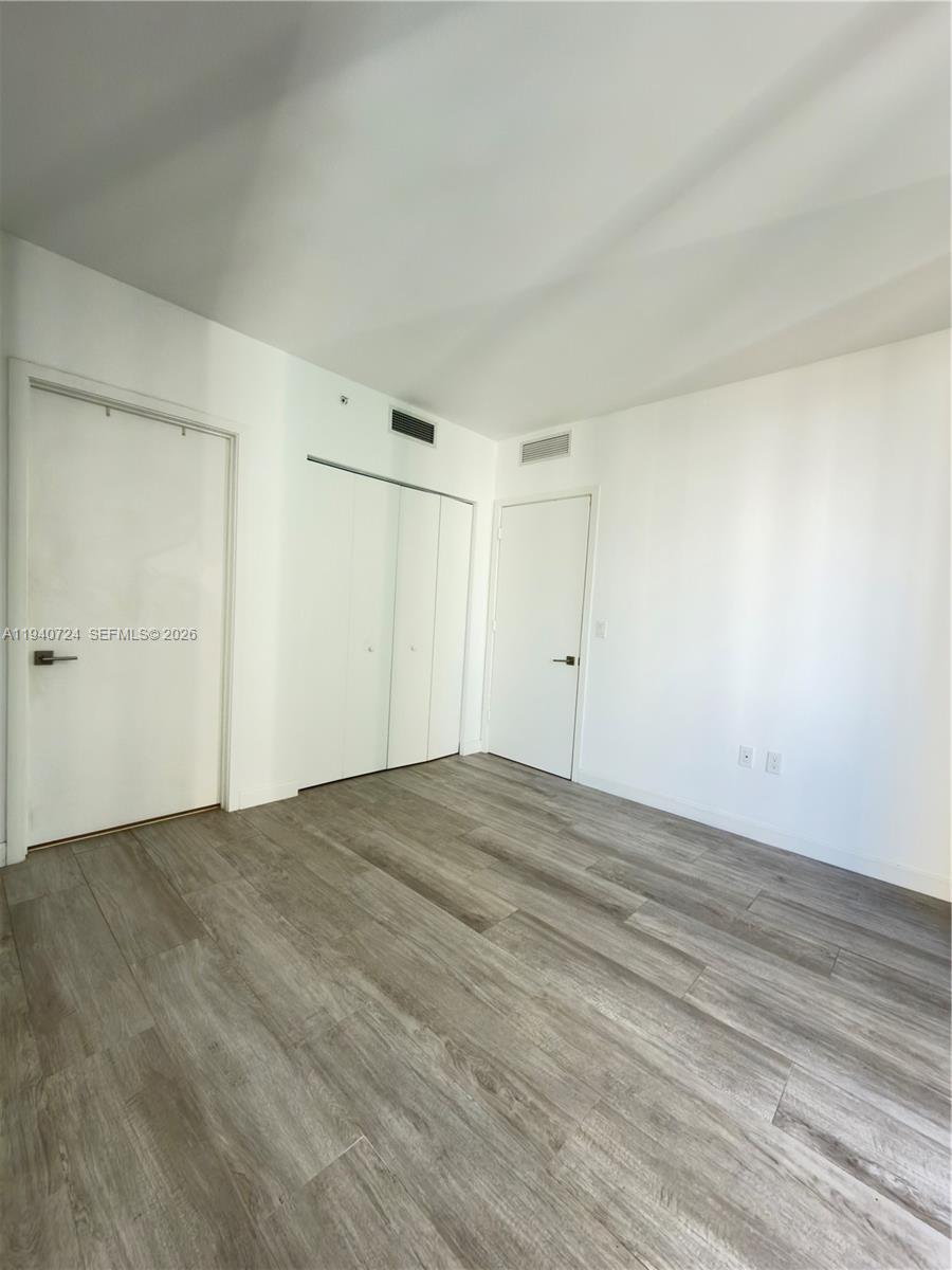 55 SW 9th St #2007, Miami FL 33130
