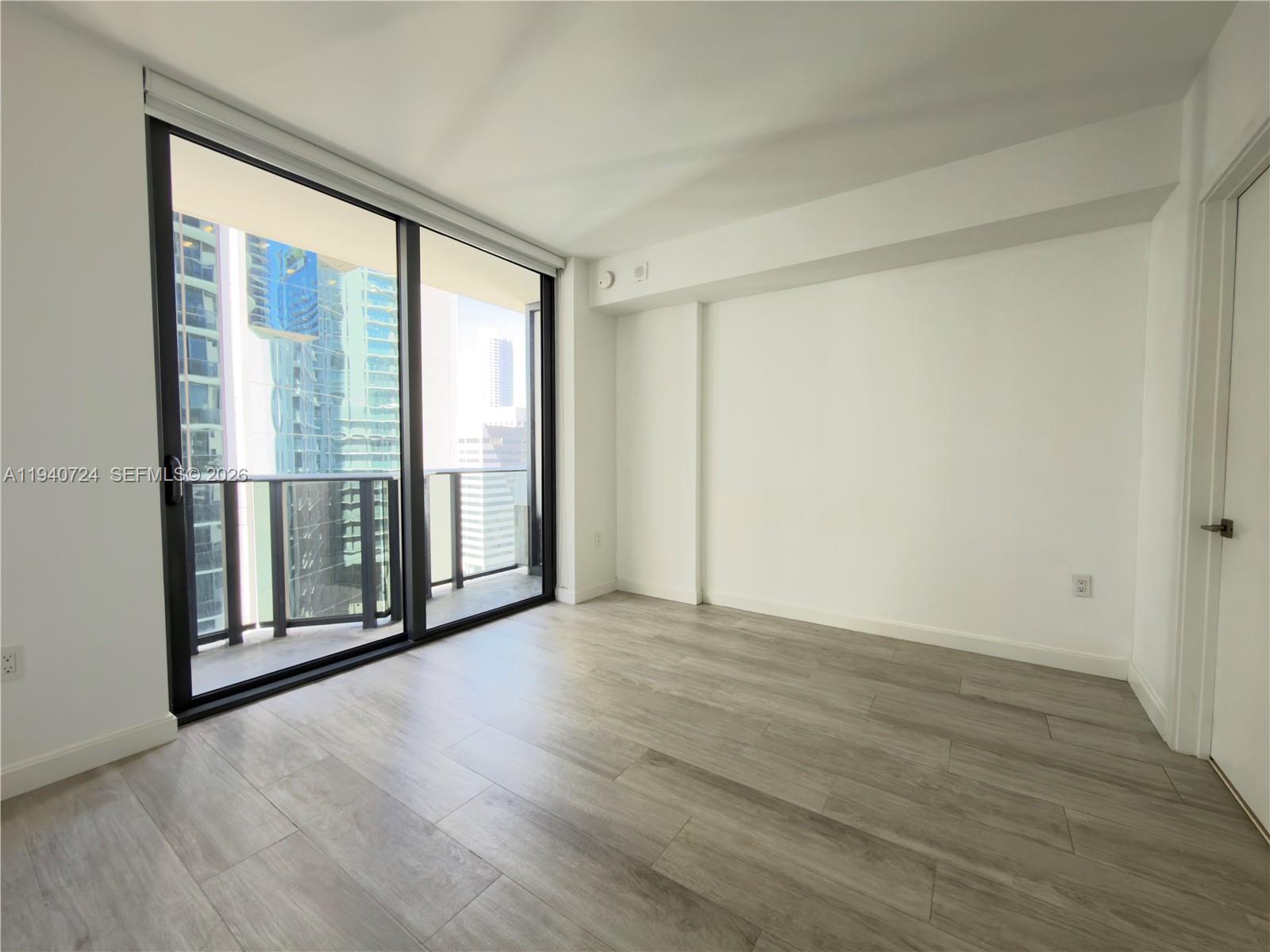 55 SW 9th St #2007, Miami FL 33130