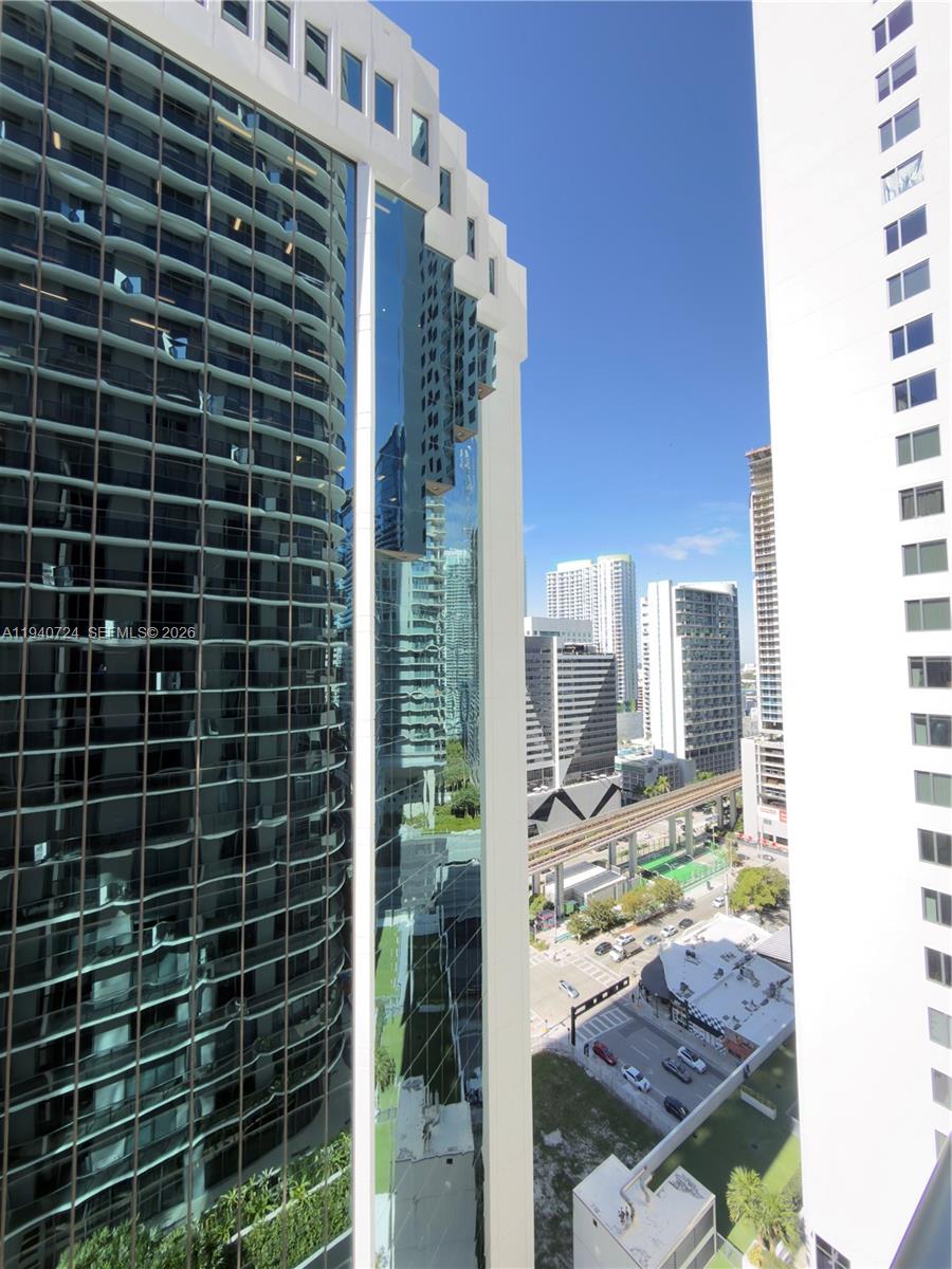 55 SW 9th St #2007, Miami FL 33130
