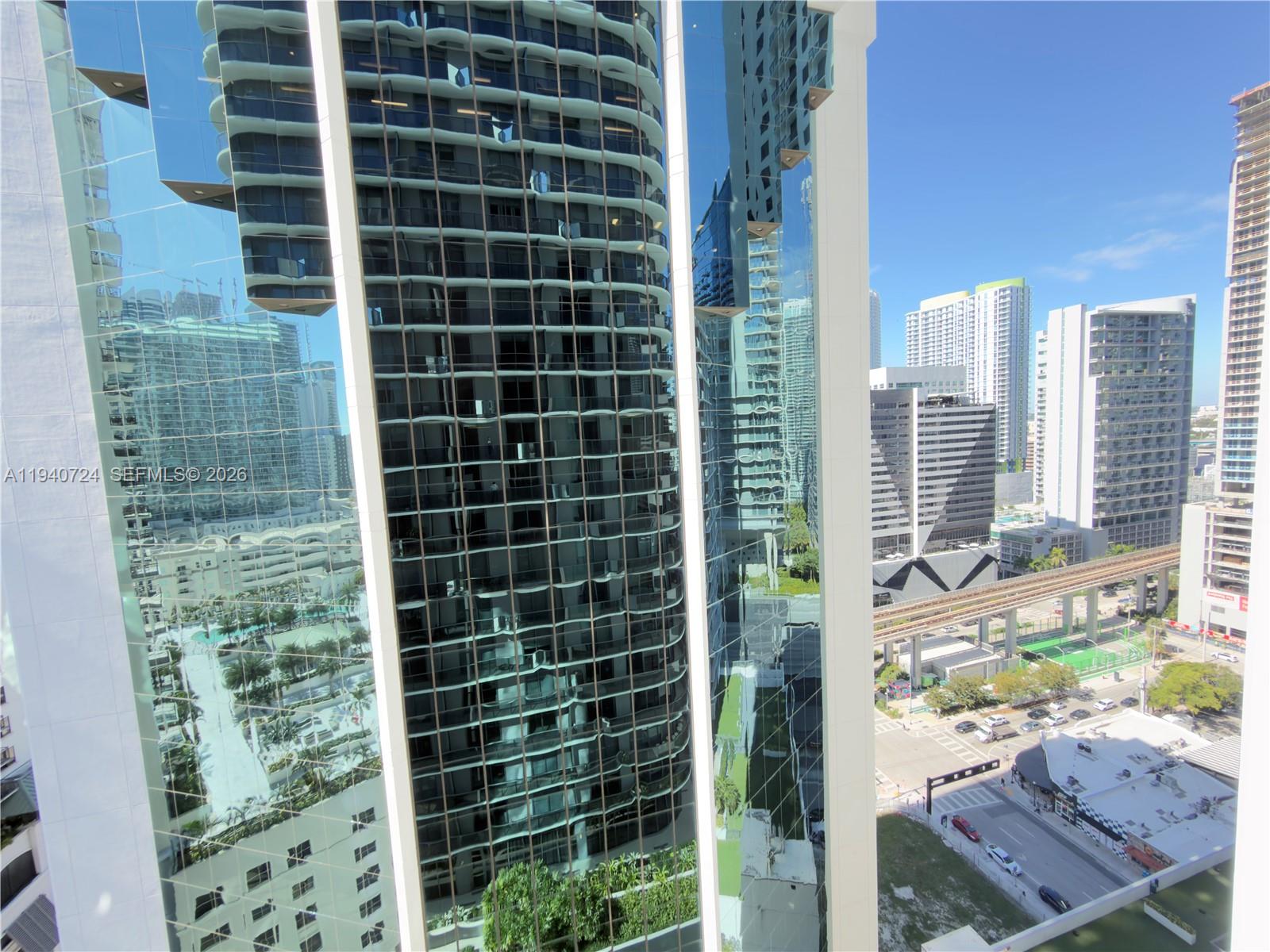 55 SW 9th St #2007, Miami FL 33130