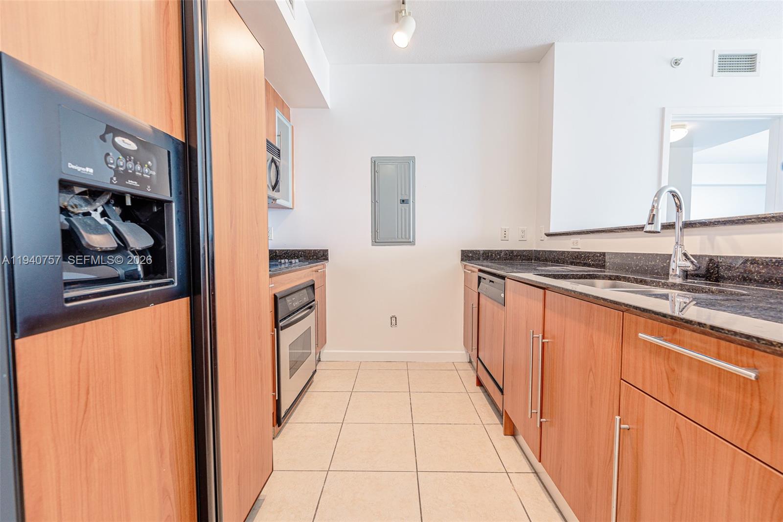 335 S Biscayne Blvd #1108, Miami FL 33131