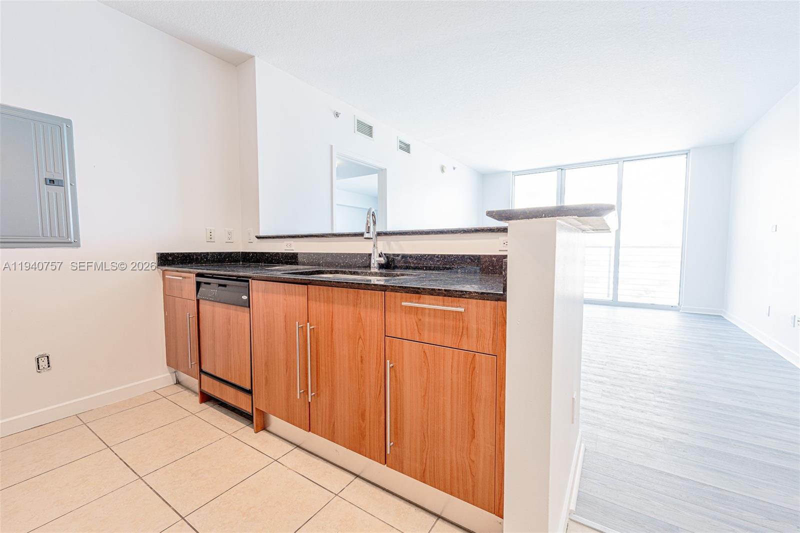 335 S Biscayne Blvd #1108, Miami FL 33131