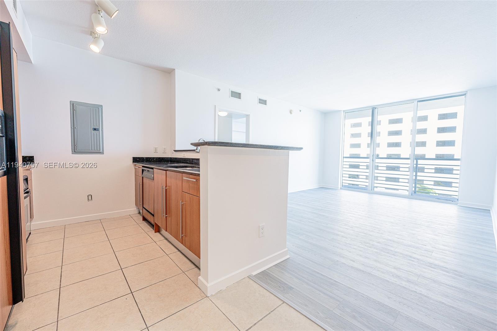 335 S Biscayne Blvd #1108, Miami FL 33131