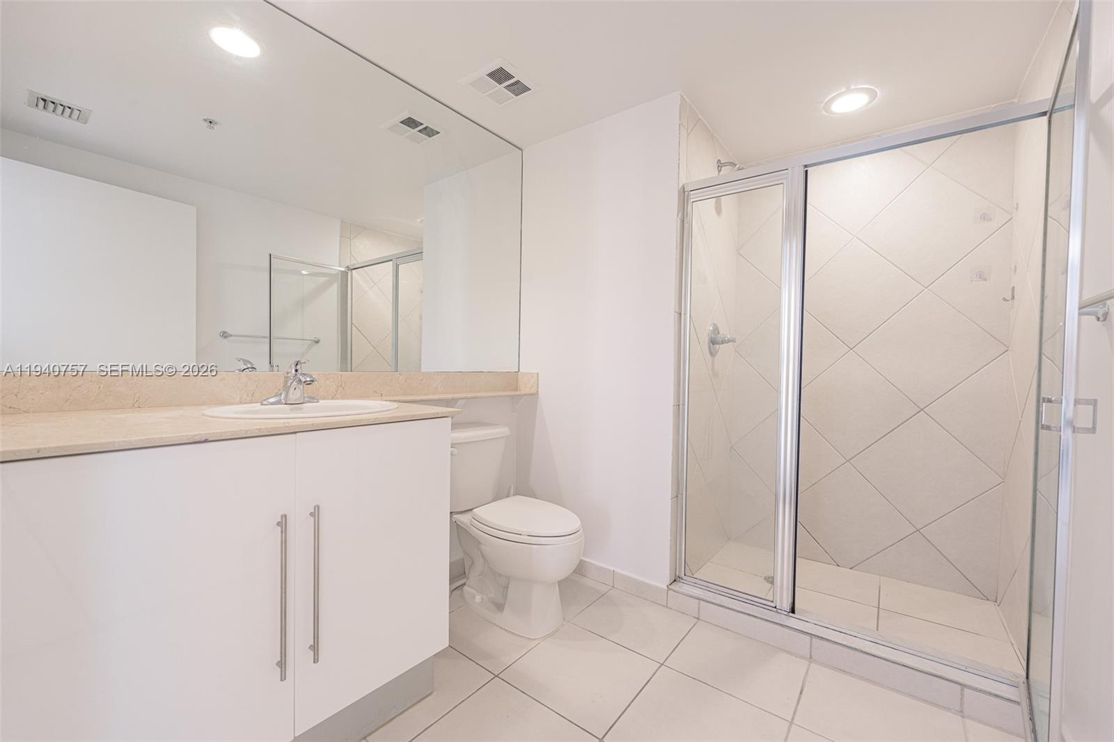 335 S Biscayne Blvd #1108, Miami FL 33131
