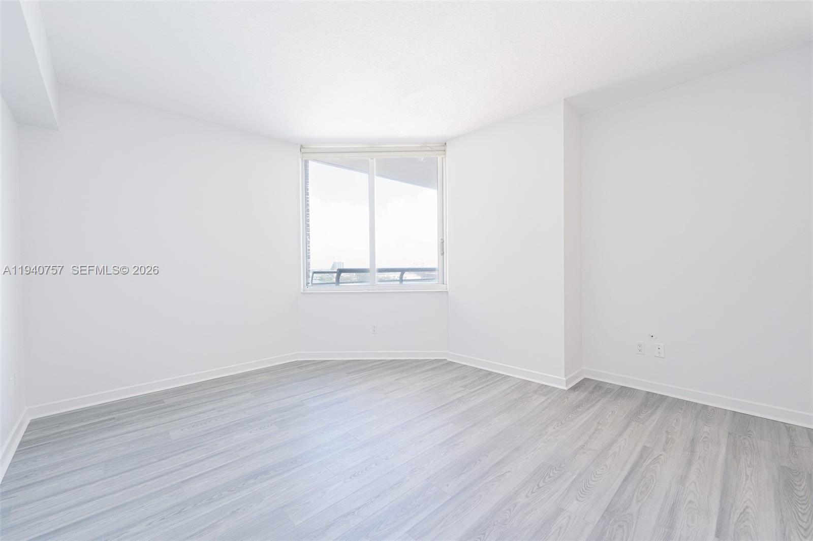 335 S Biscayne Blvd #1108, Miami FL 33131