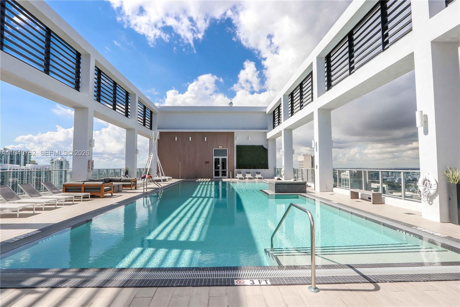 151 SE 1st St #611, Miami FL 33131