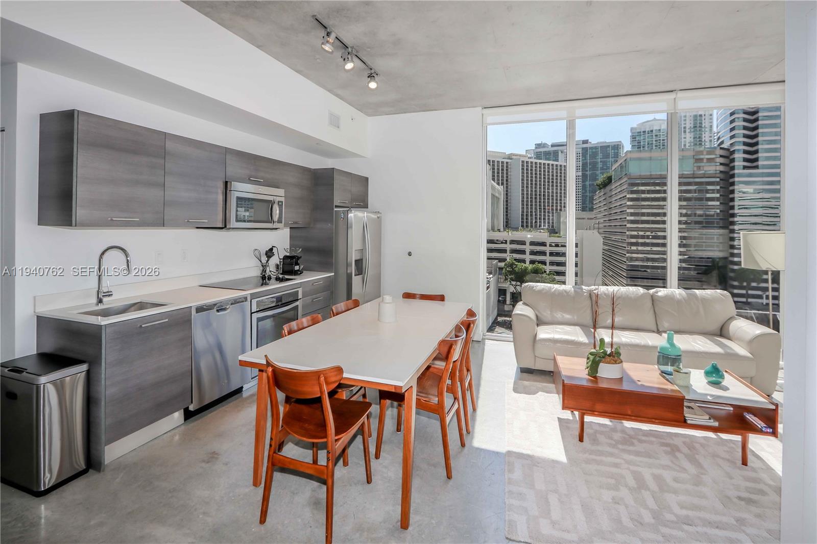 151 SE 1st St #611, Miami FL 33131
