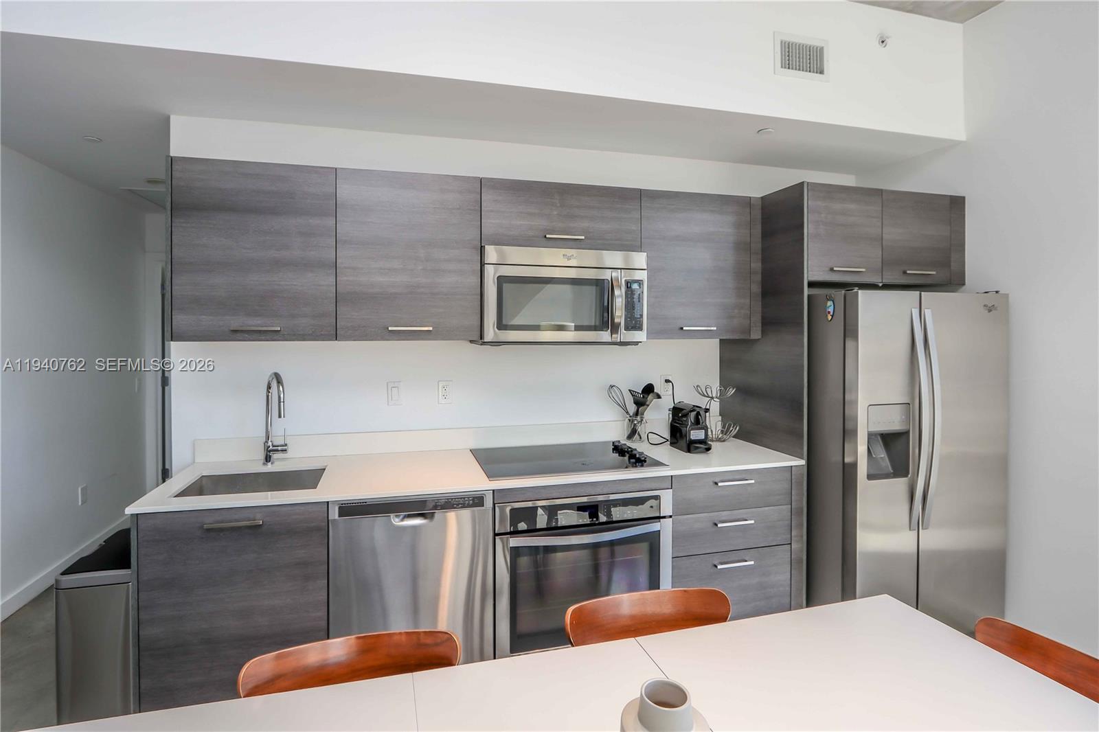 151 SE 1st St #611, Miami FL 33131