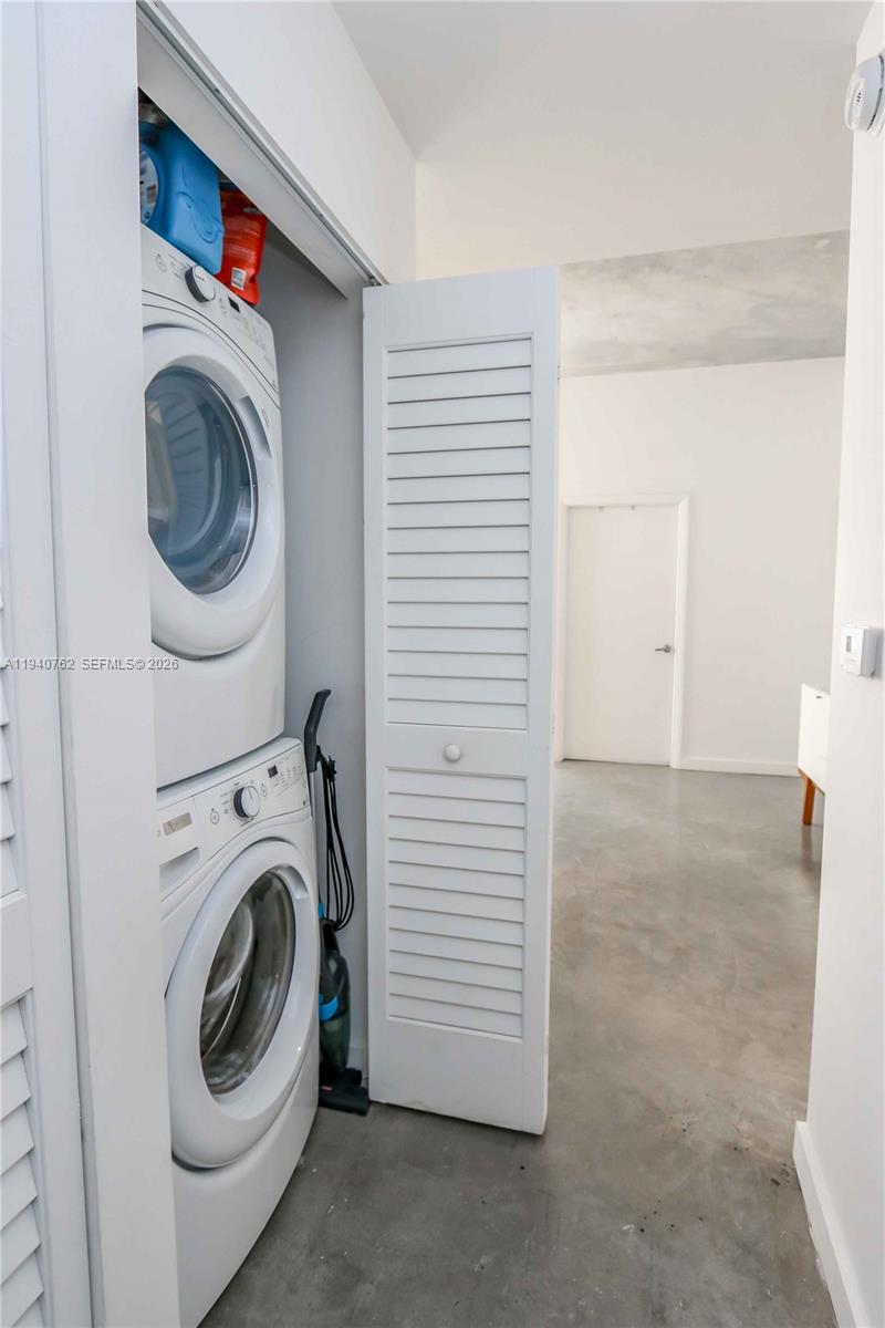 151 SE 1st St #611, Miami FL 33131