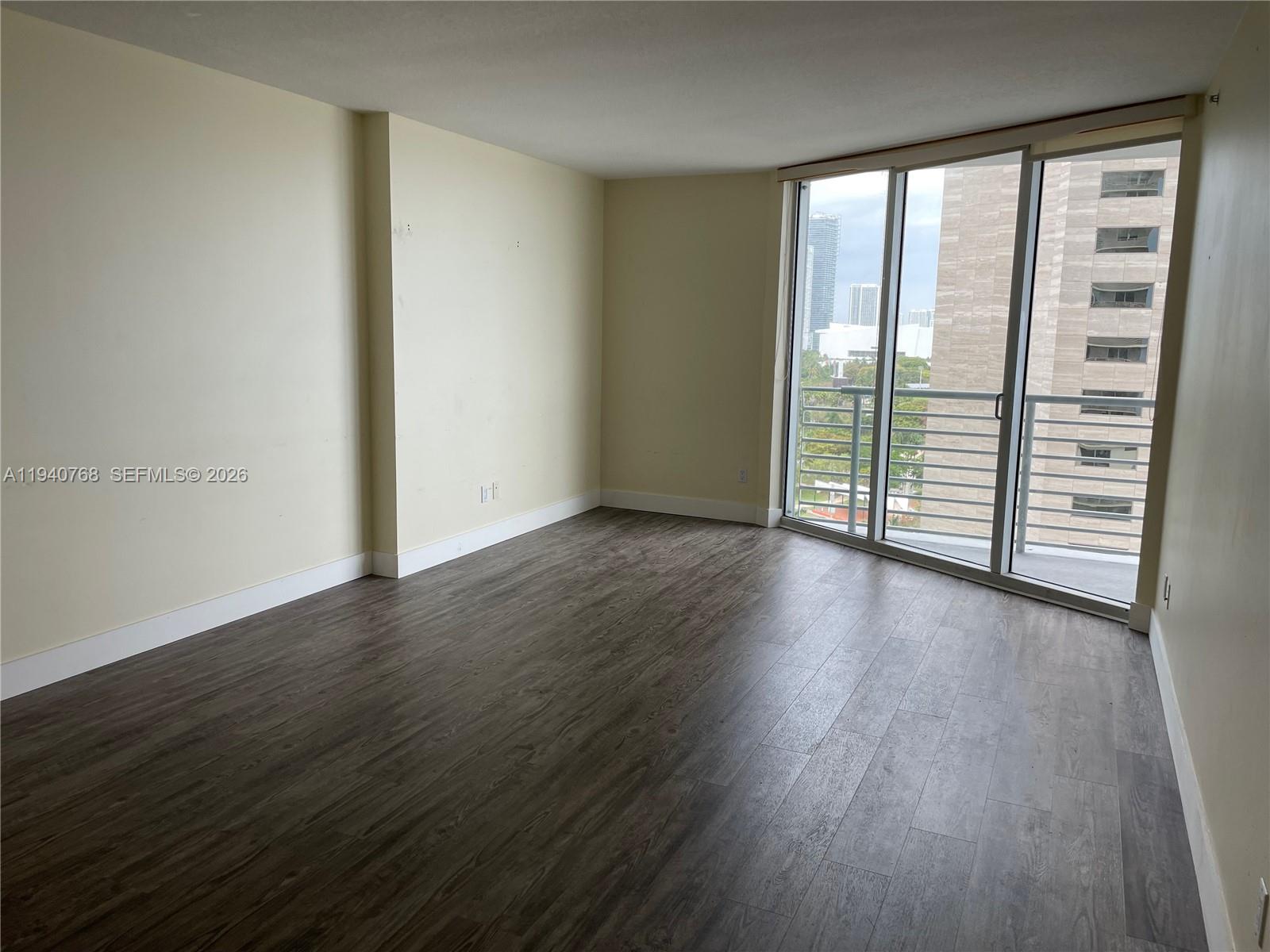 335 S Biscayne Blvd #1602, Miami FL 33131