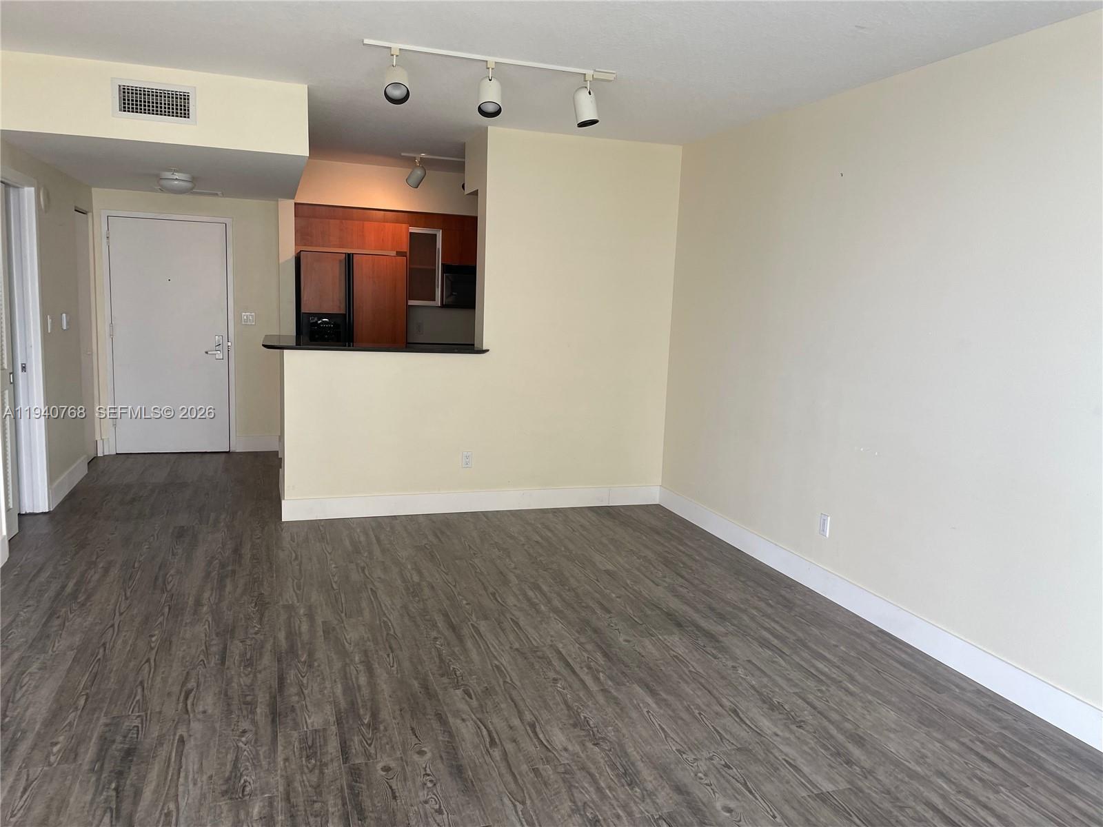 335 S Biscayne Blvd #1602, Miami FL 33131
