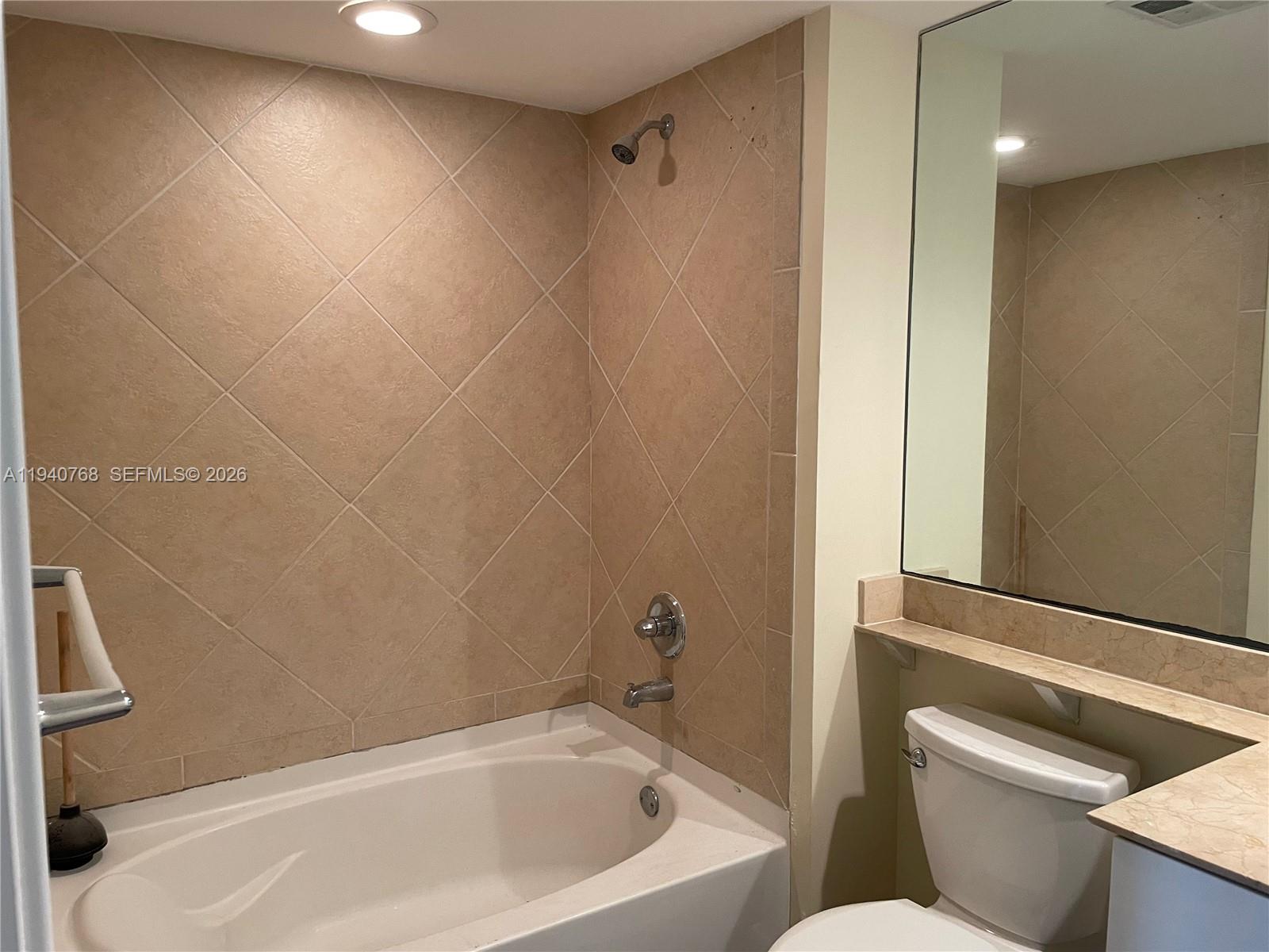 335 S Biscayne Blvd #1602, Miami FL 33131