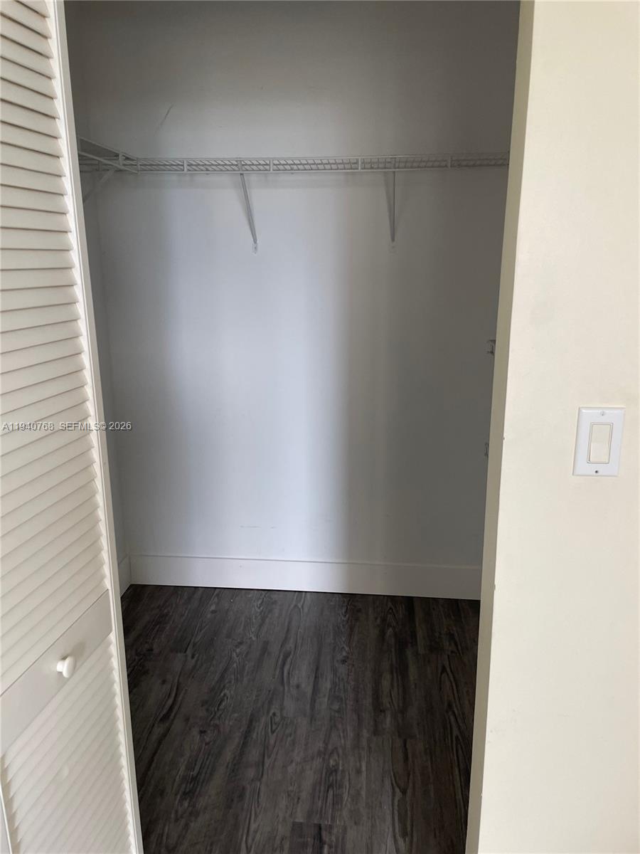 335 S Biscayne Blvd #1602, Miami FL 33131