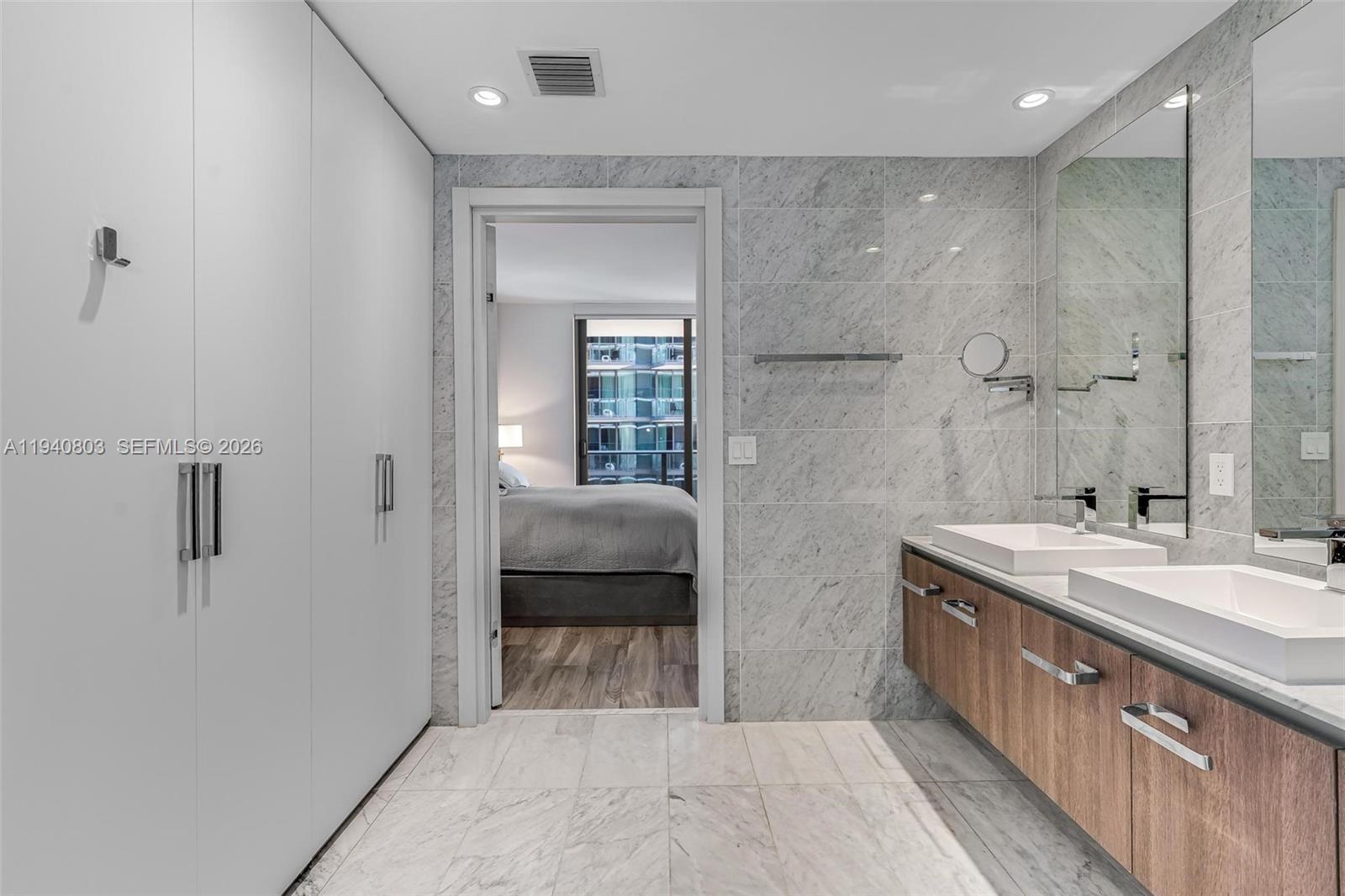 801 S Miami Ave #2905, Miami FL 33130