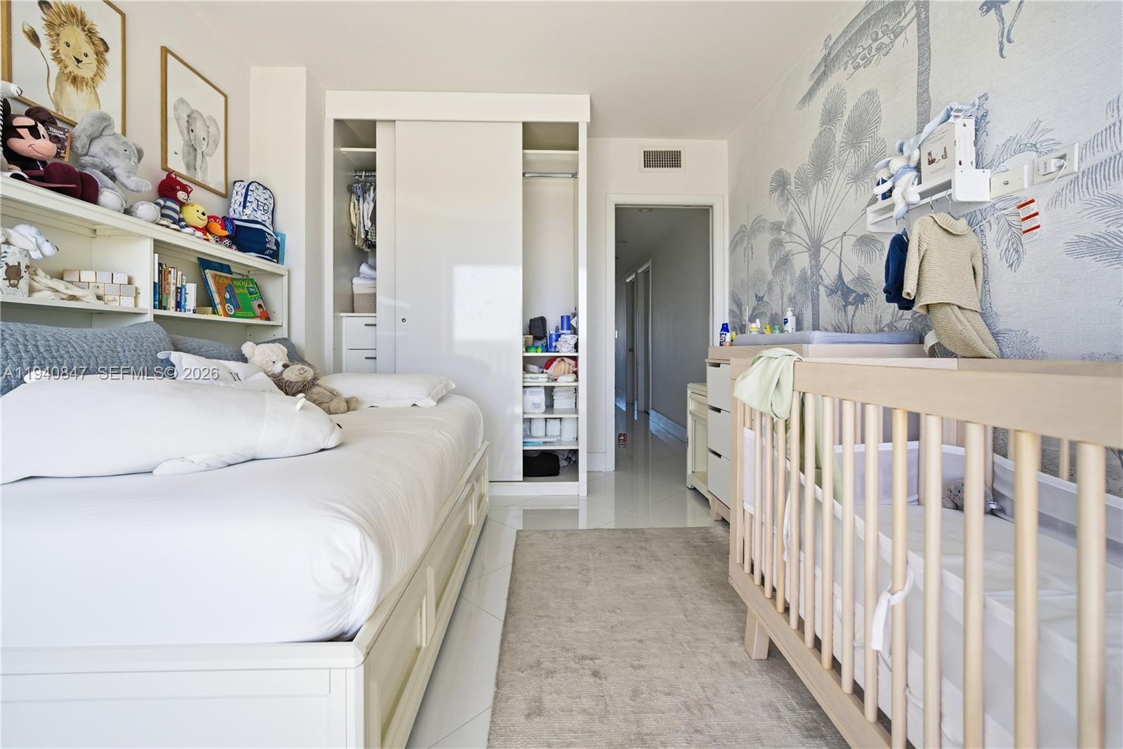 1000 W Island Blvd #2806, Aventura FL 33160