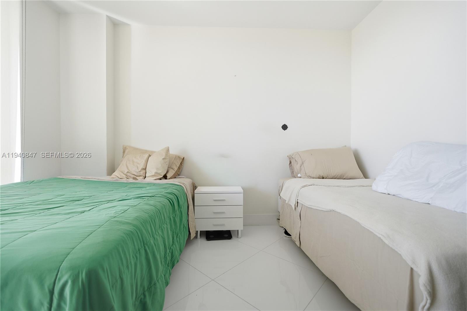 1000 W Island Blvd #2806, Aventura FL 33160