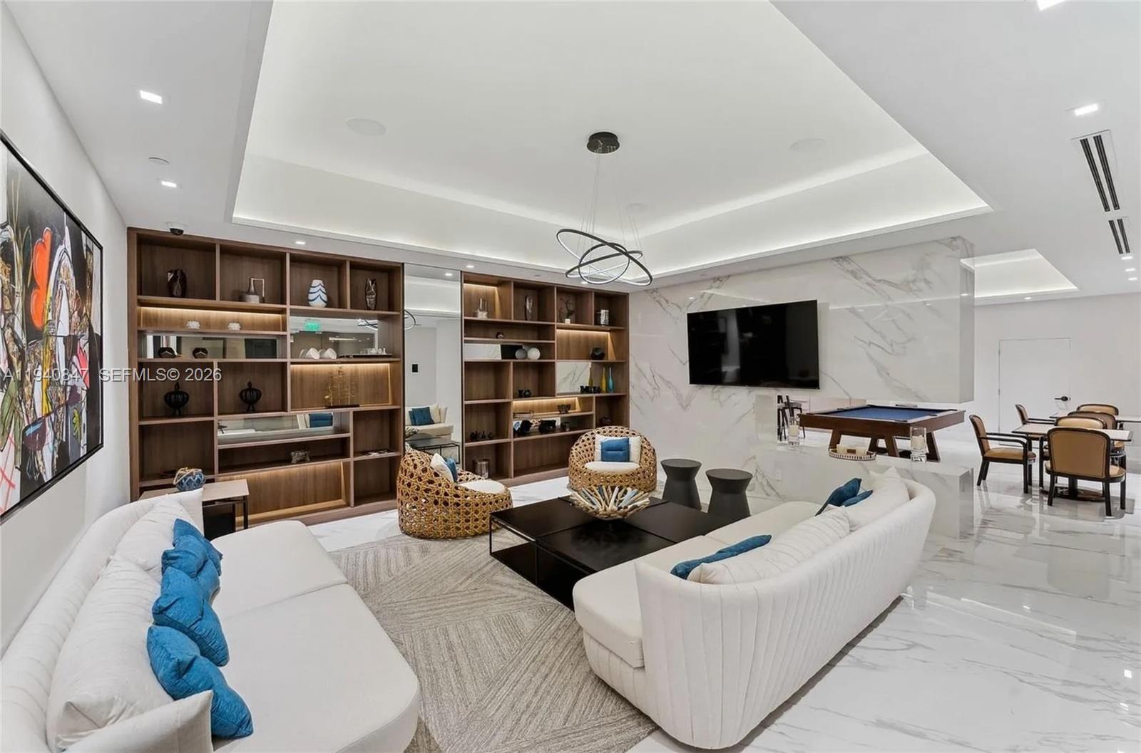 1000 W Island Blvd #2806, Aventura FL 33160