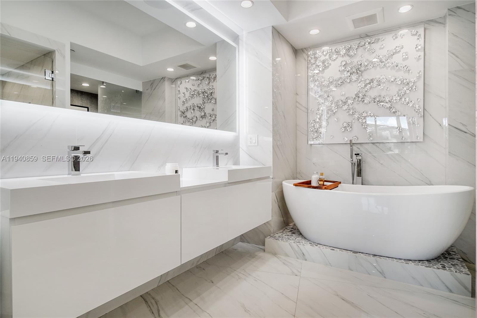 400 Alton Rd #409, Miami Beach FL 33139