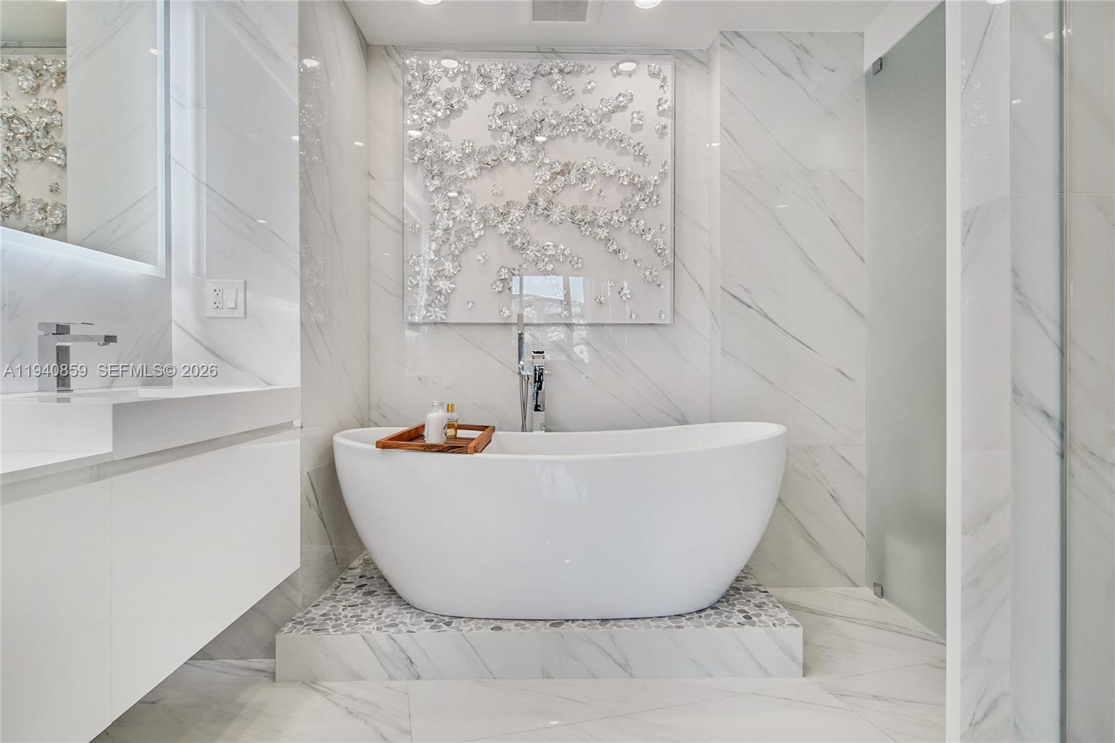 400 Alton Rd #409, Miami Beach FL 33139