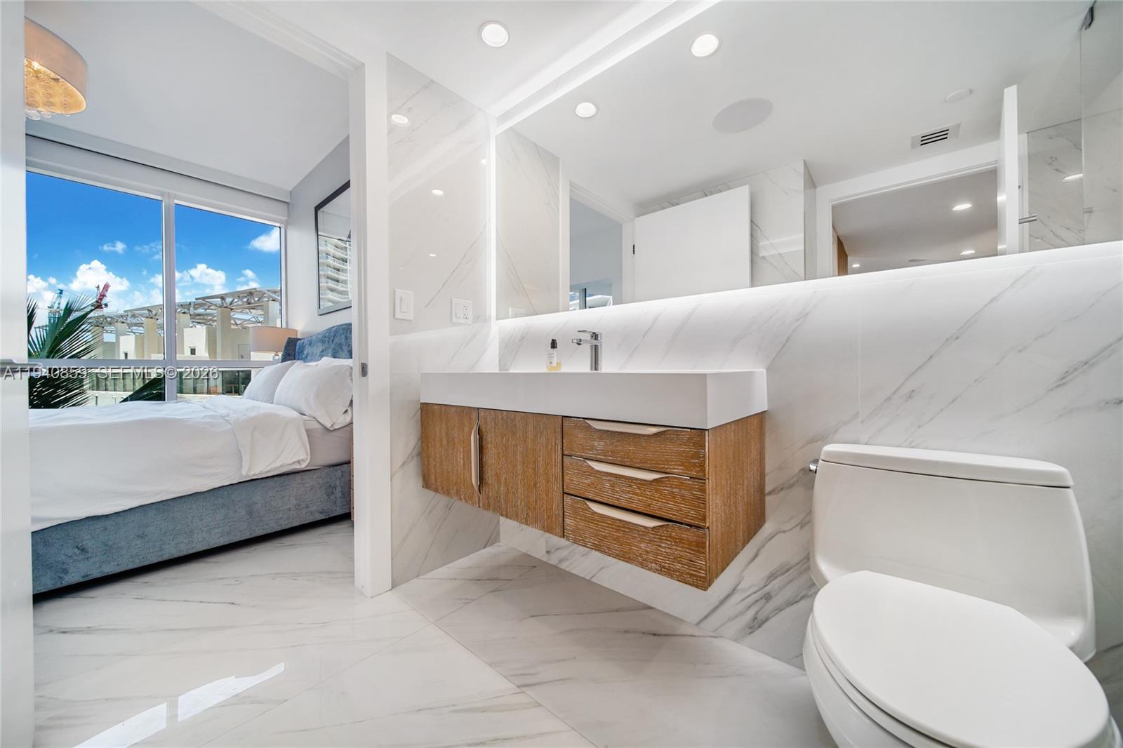400 Alton Rd #409, Miami Beach FL 33139