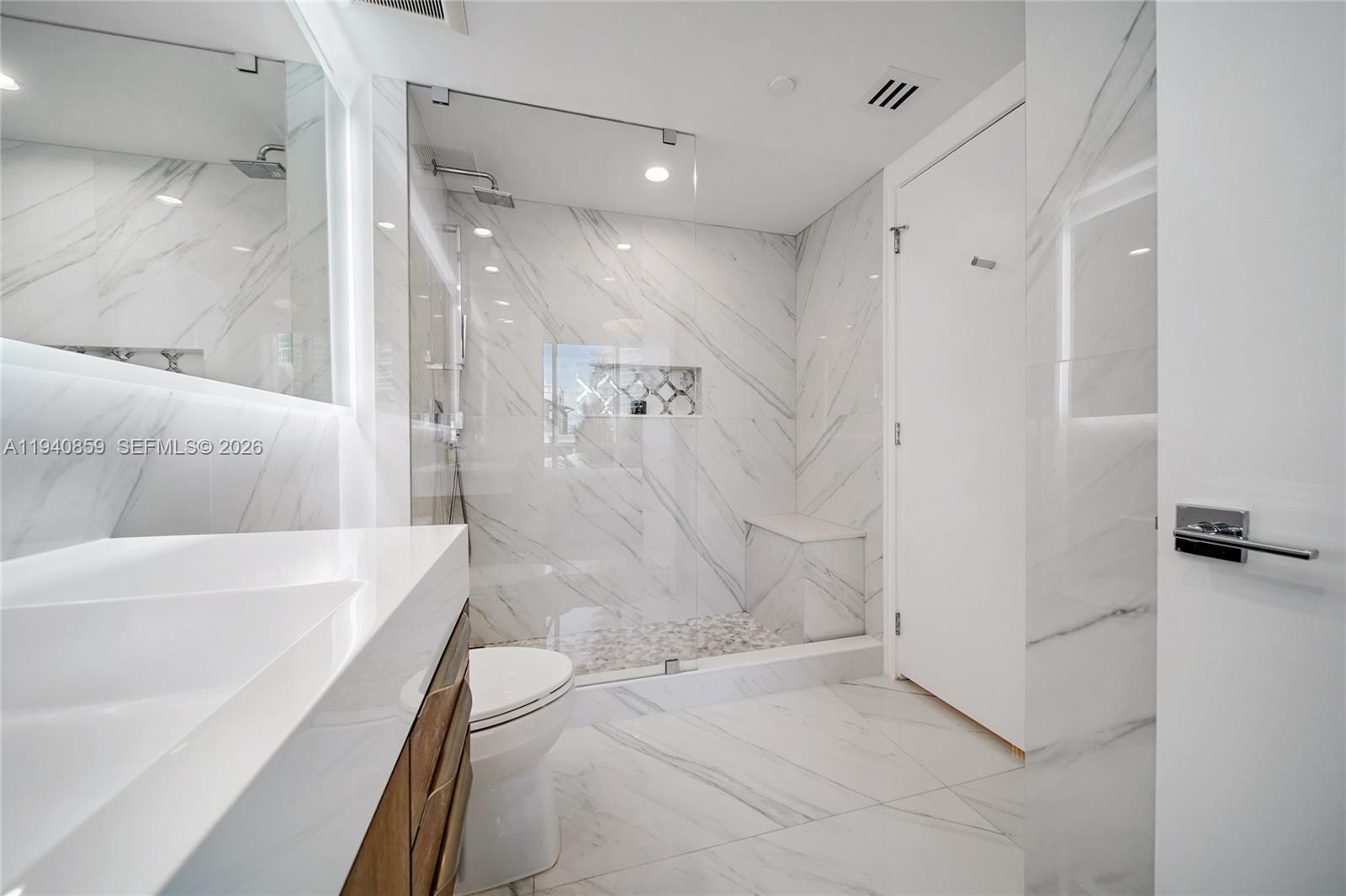 400 Alton Rd #409, Miami Beach FL 33139