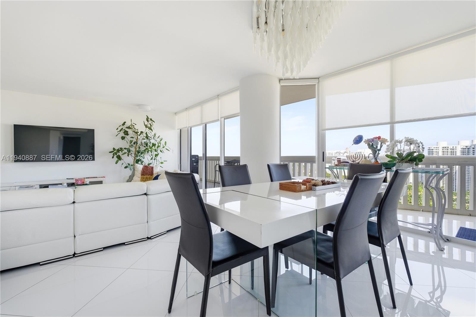 1000 W Island Blvd #2806, Aventura FL 33160
