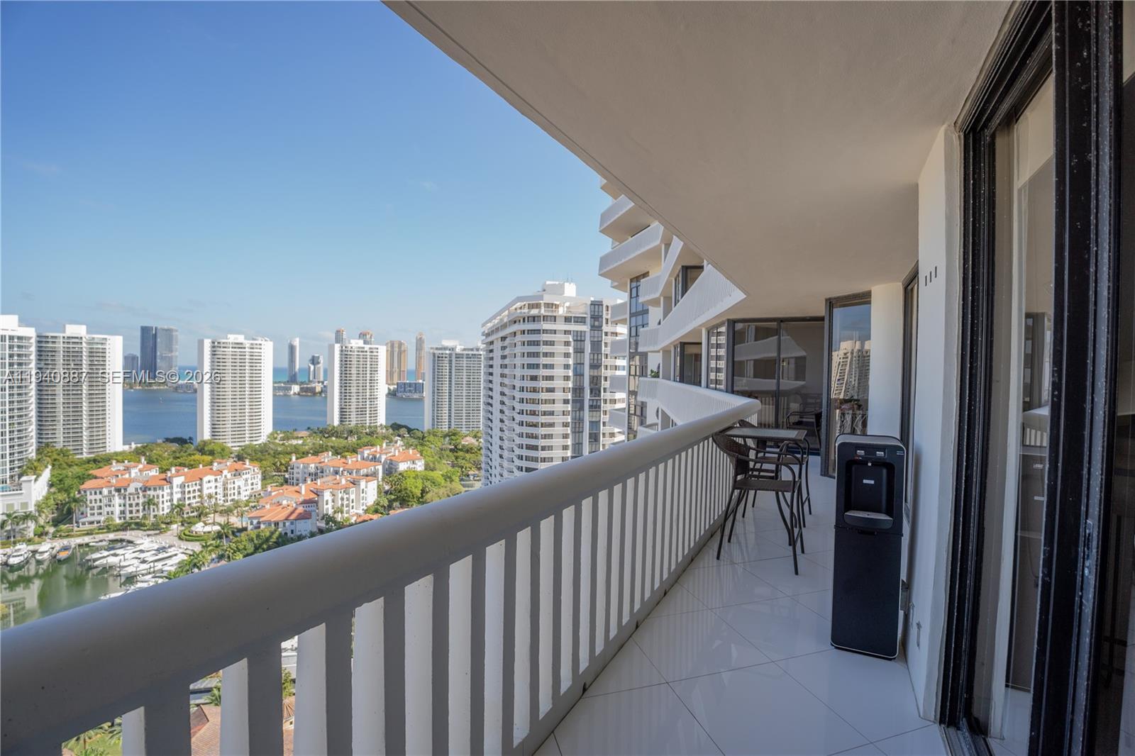 1000 W Island Blvd #2806, Aventura FL 33160