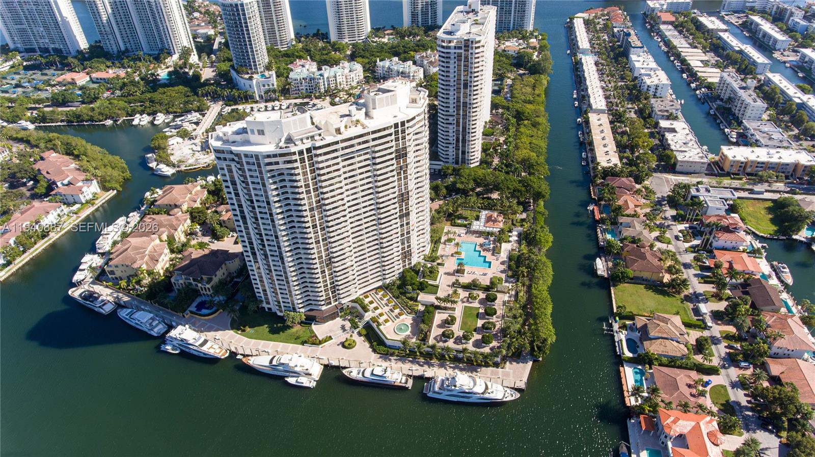 1000 W Island Blvd #2806, Aventura FL 33160