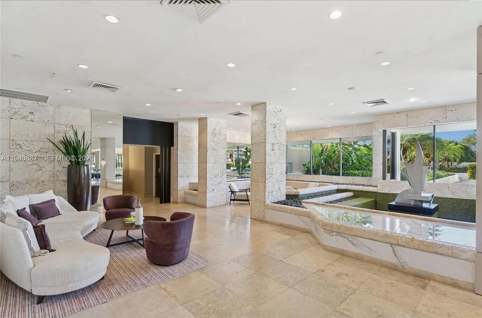 1000 W Island Blvd #2806, Aventura FL 33160