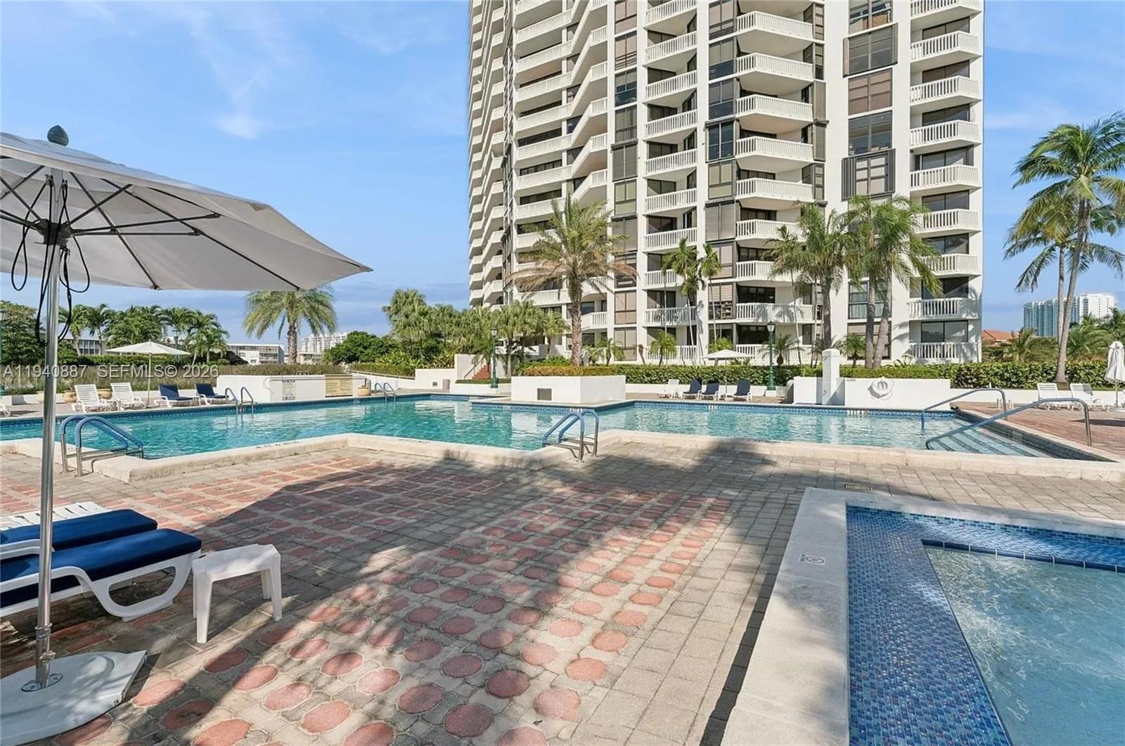 1000 W Island Blvd #2806, Aventura FL 33160