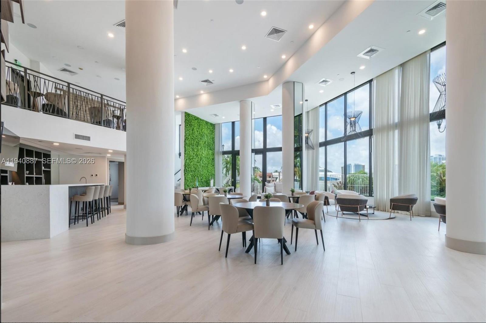 1000 W Island Blvd #2806, Aventura FL 33160
