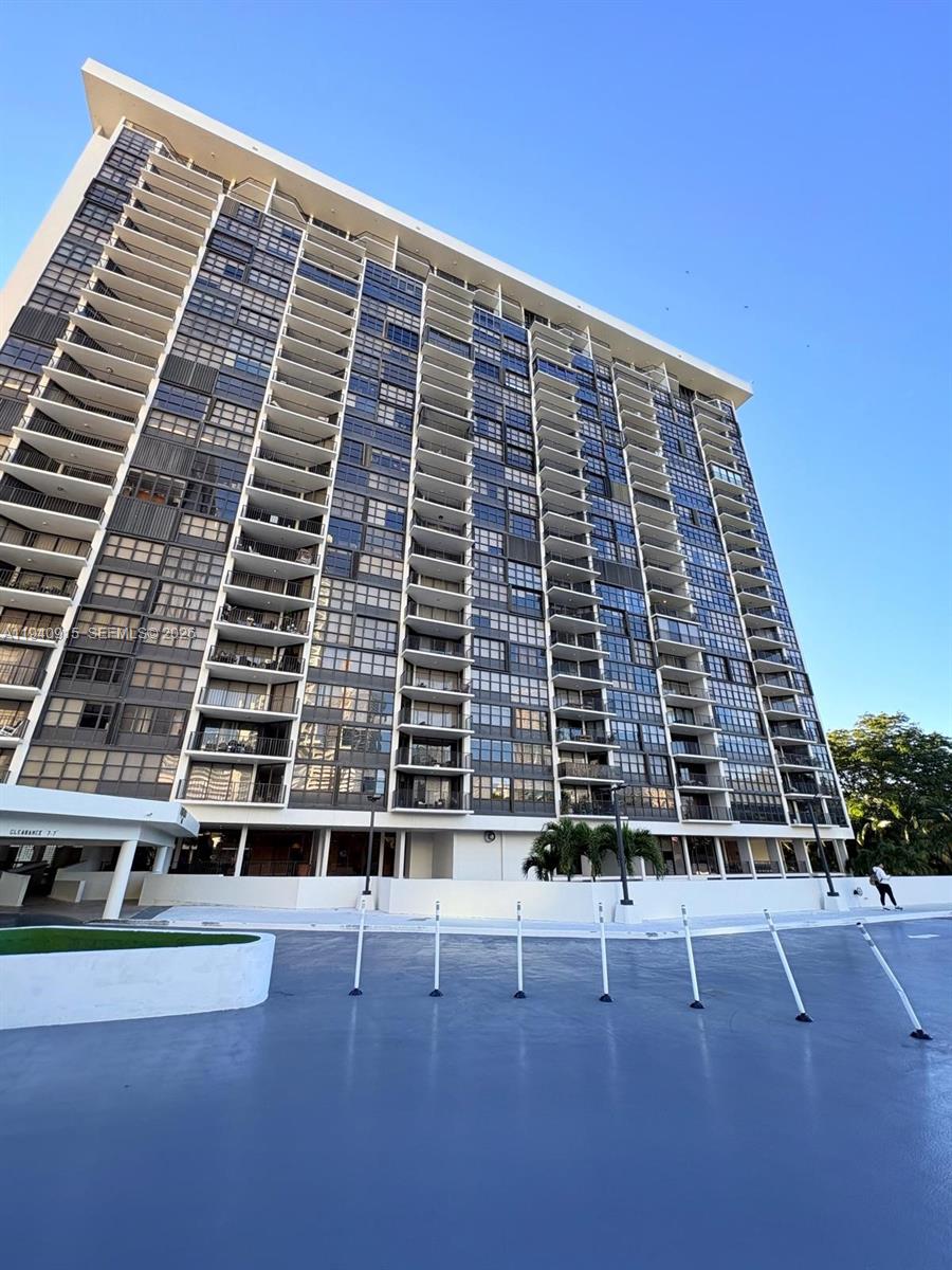1901 Brickell Ave #B1907, Miami FL 33129