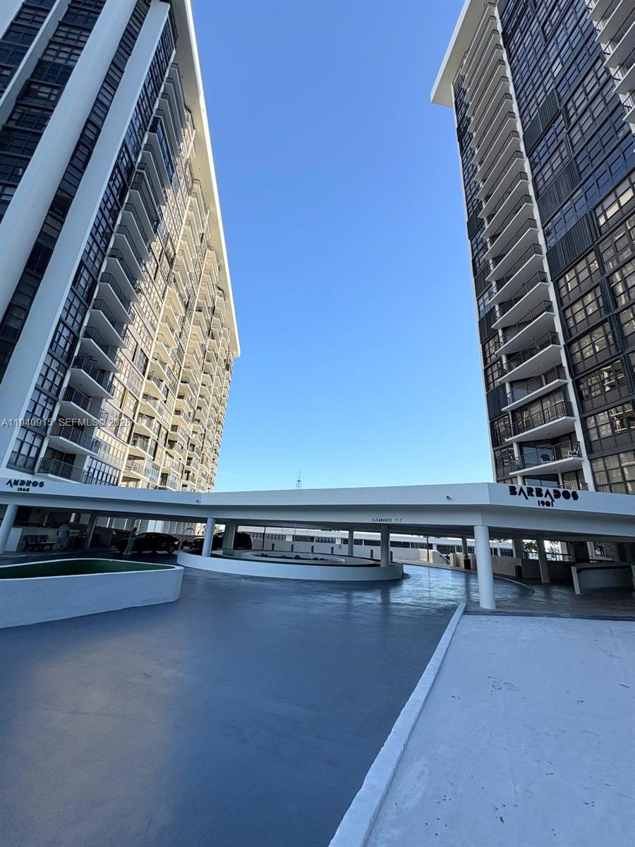 1901 Brickell Ave #B1907, Miami FL 33129