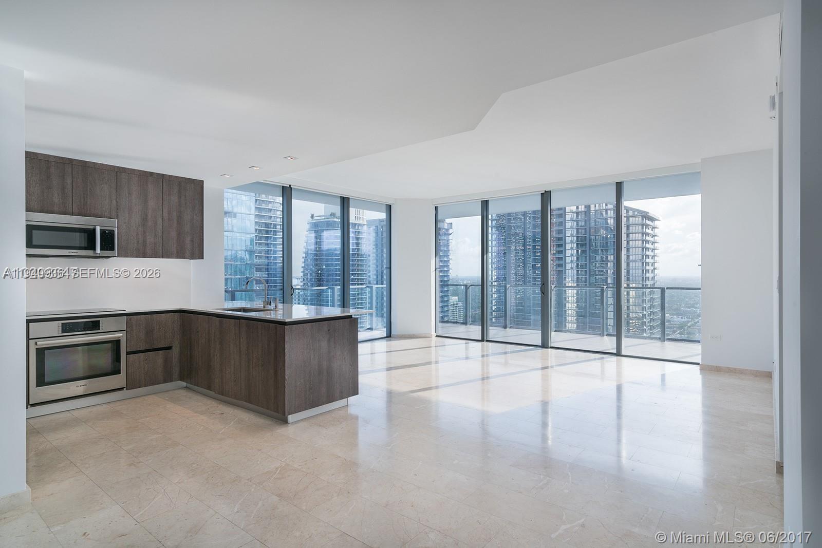 68 SE 6th St #3402, Miami FL 33131