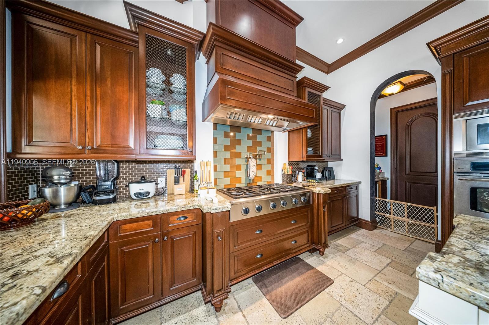 7538 SW 64th St, Miami FL 33143
