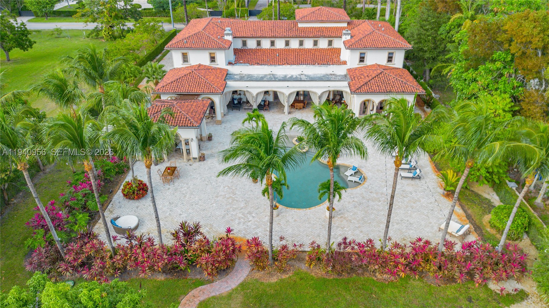 7538 SW 64th St, Miami FL 33143