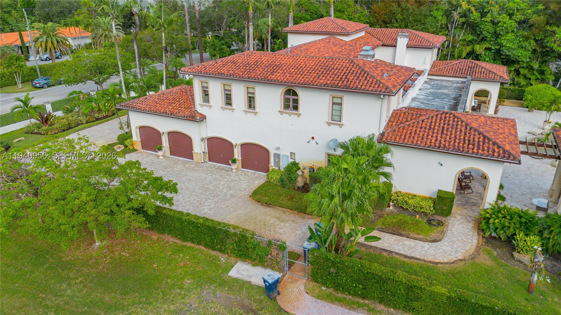 7538 SW 64th St, Miami FL 33143