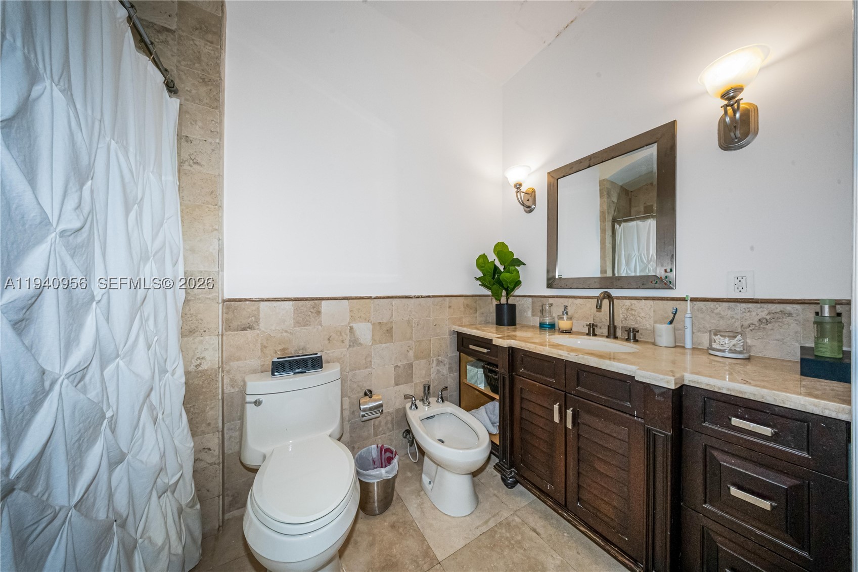 7538 SW 64th St, Miami FL 33143