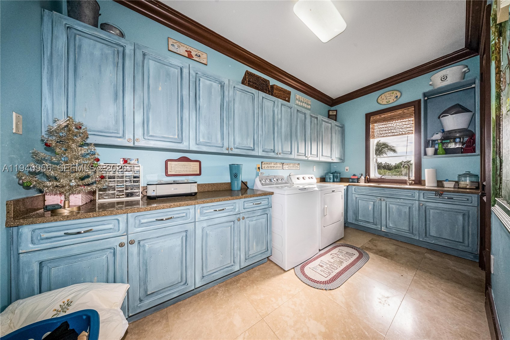 7538 SW 64th St, Miami FL 33143