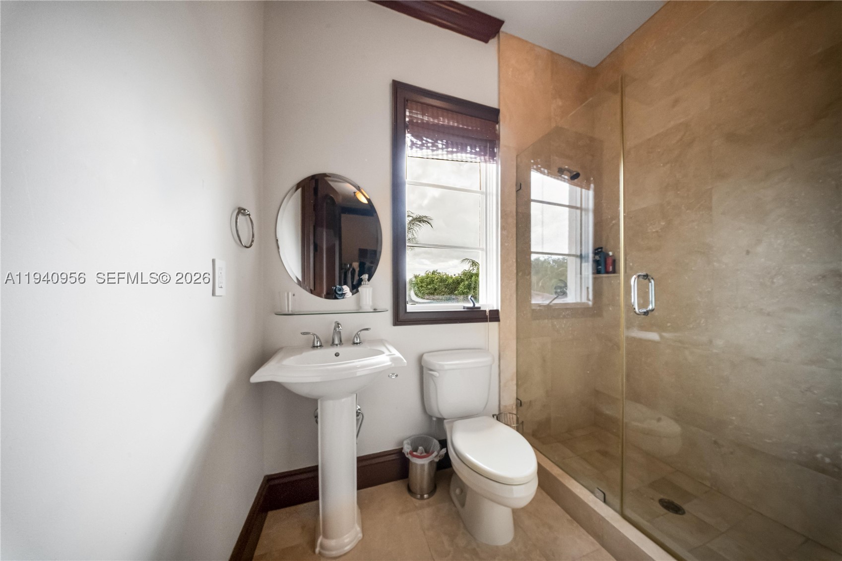 7538 SW 64th St, Miami FL 33143