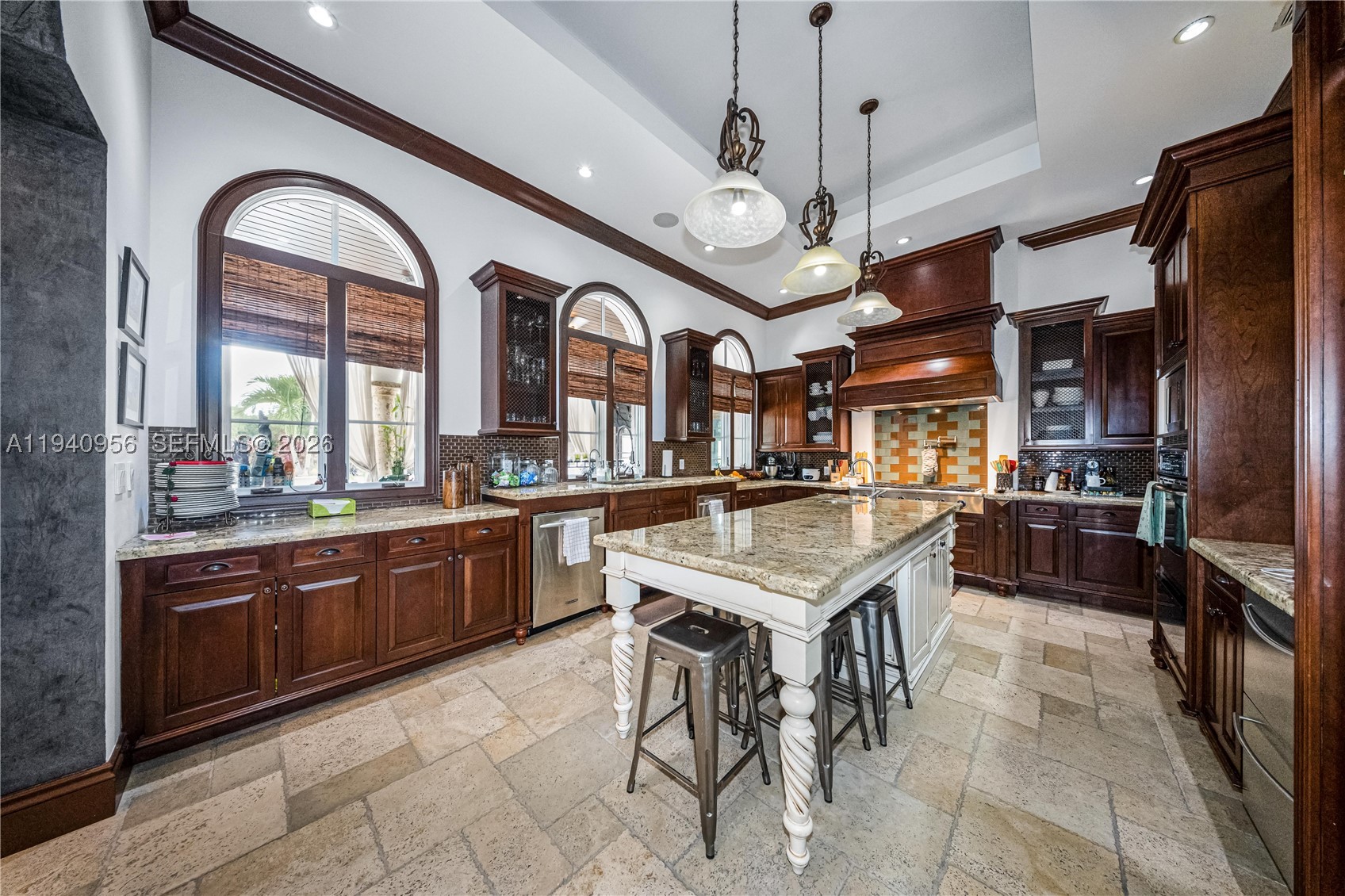 7538 SW 64th St, Miami FL 33143