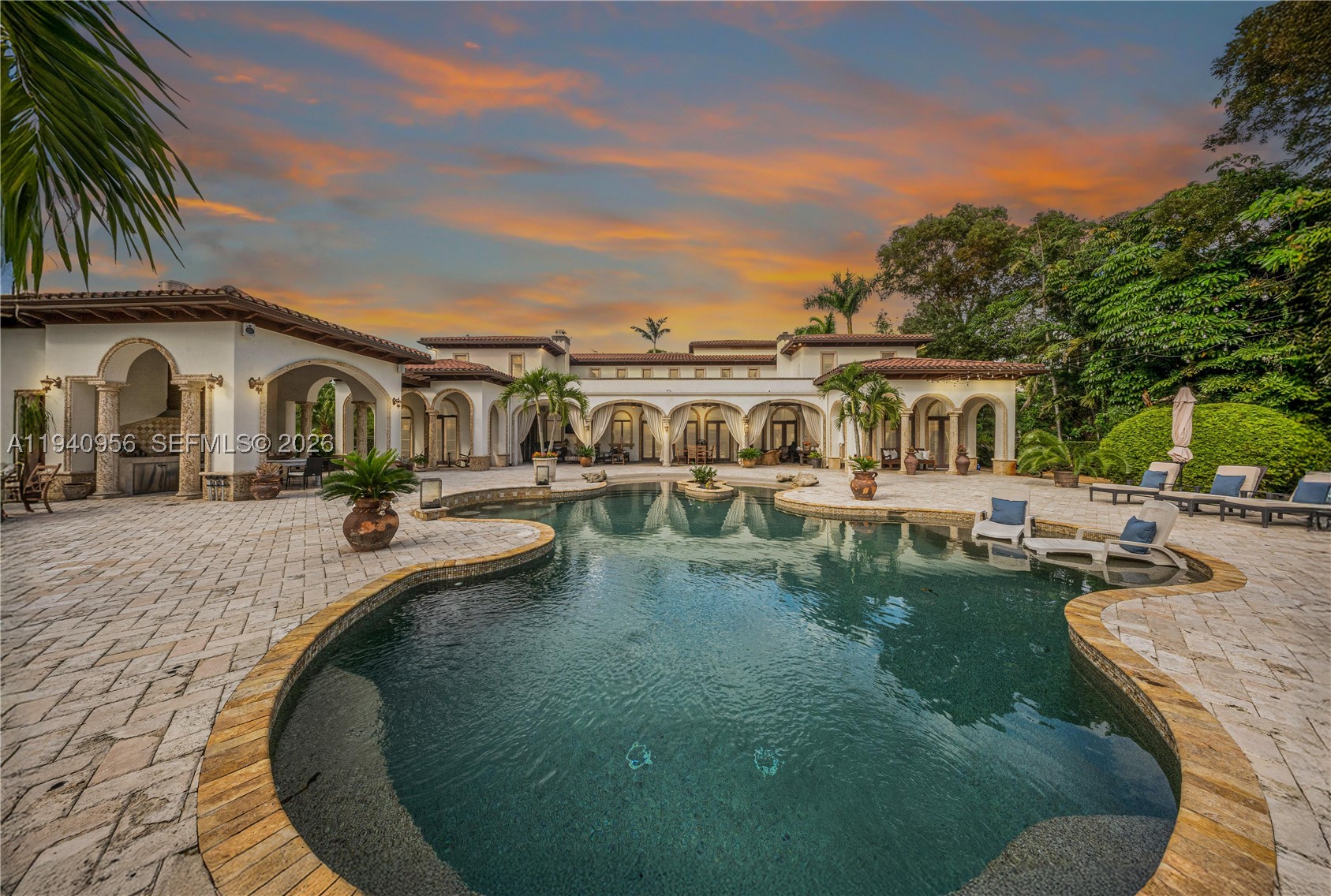 7538 SW 64th St, Miami FL 33143