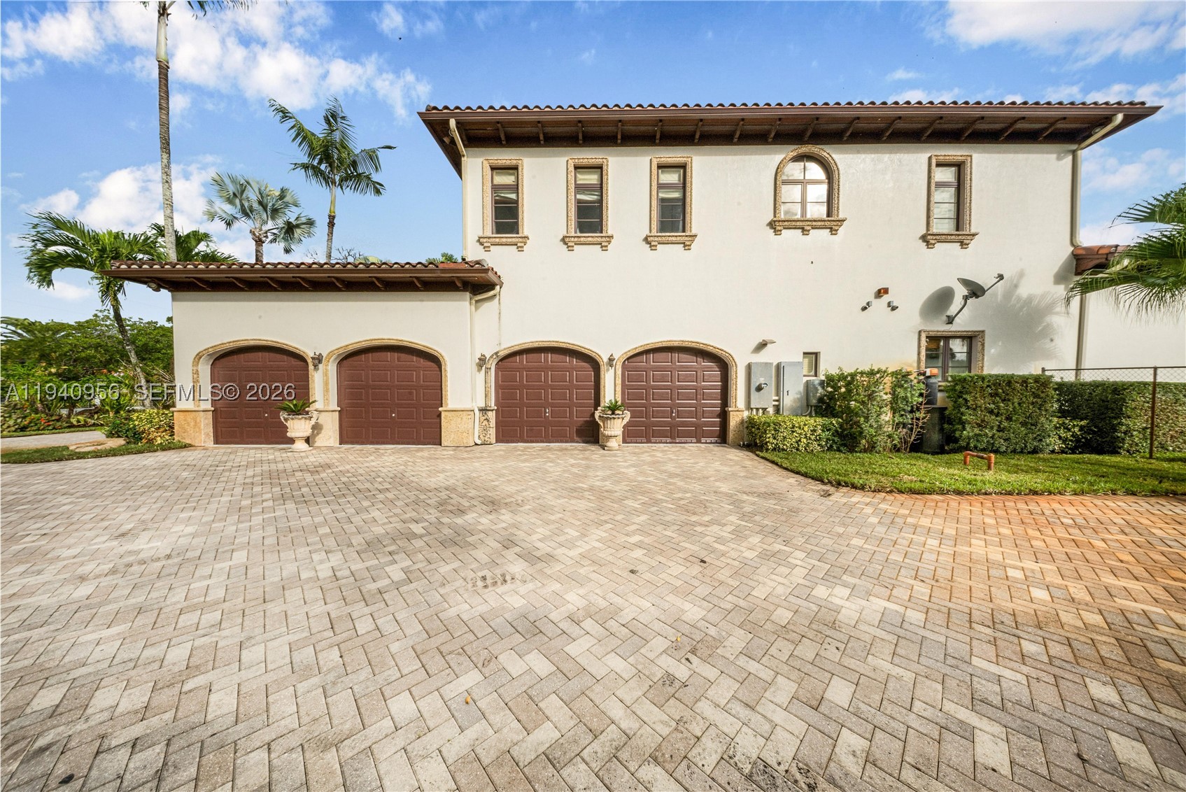 7538 SW 64th St, Miami FL 33143