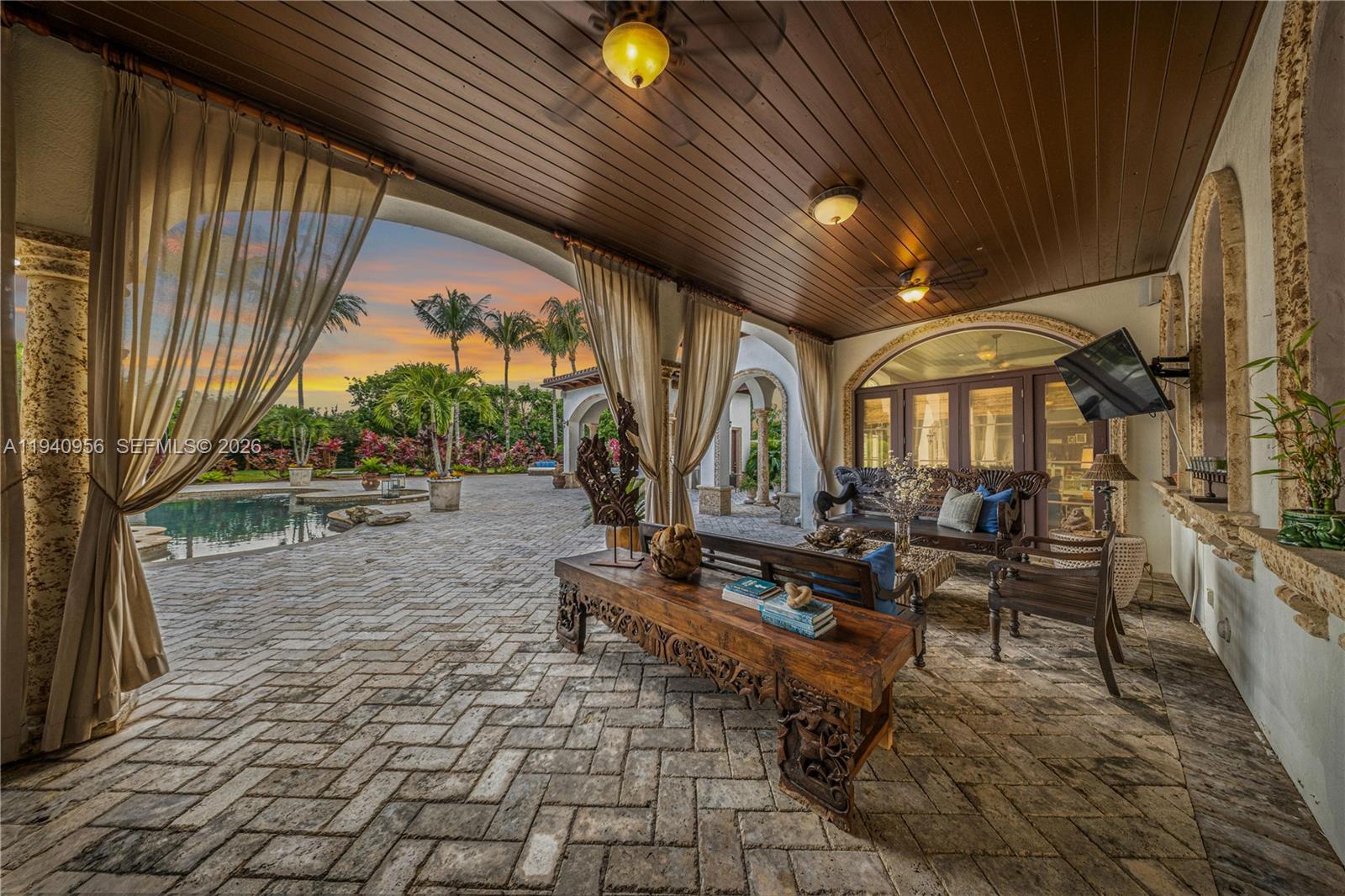 7538 SW 64th St, Miami FL 33143