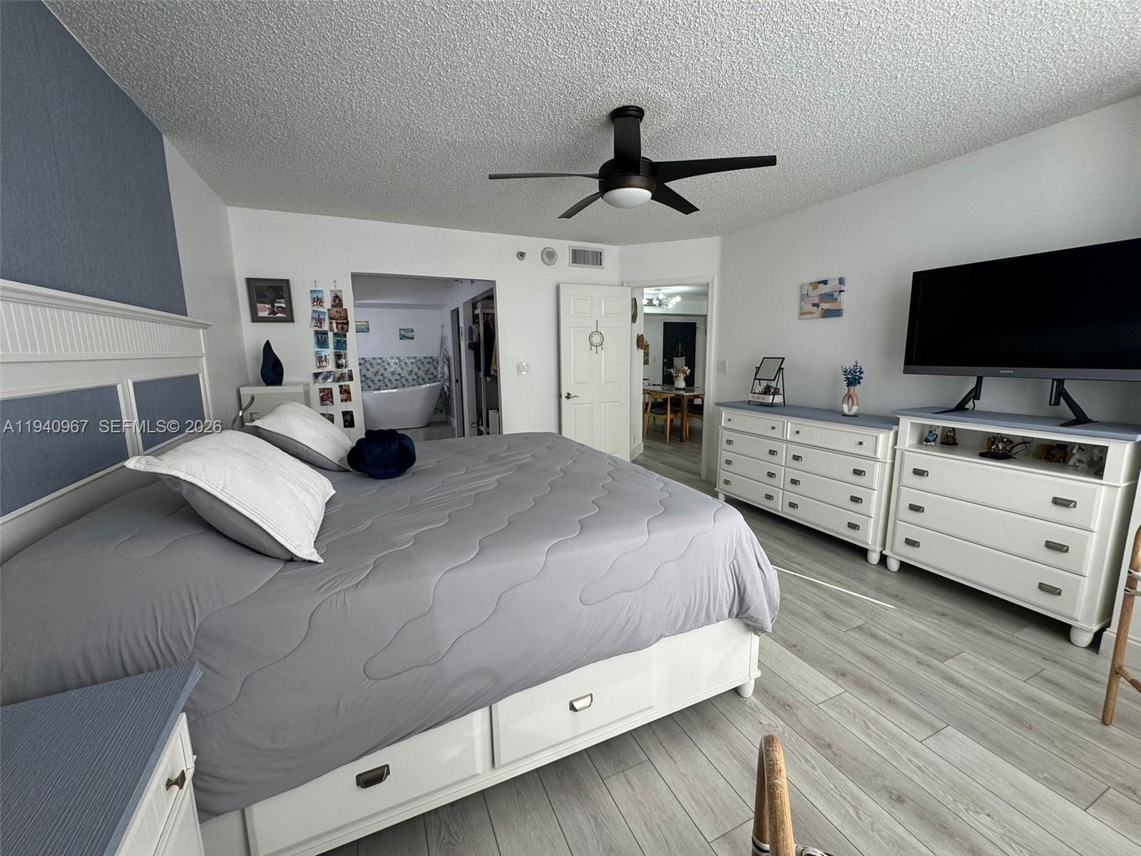 3530 Mystic Pointe Dr #2403, Aventura FL 33180