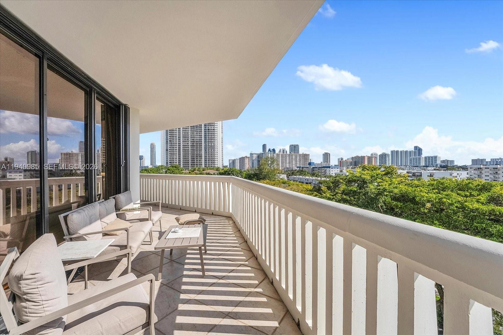 2000 Island Blvd #602, Aventura FL 33160