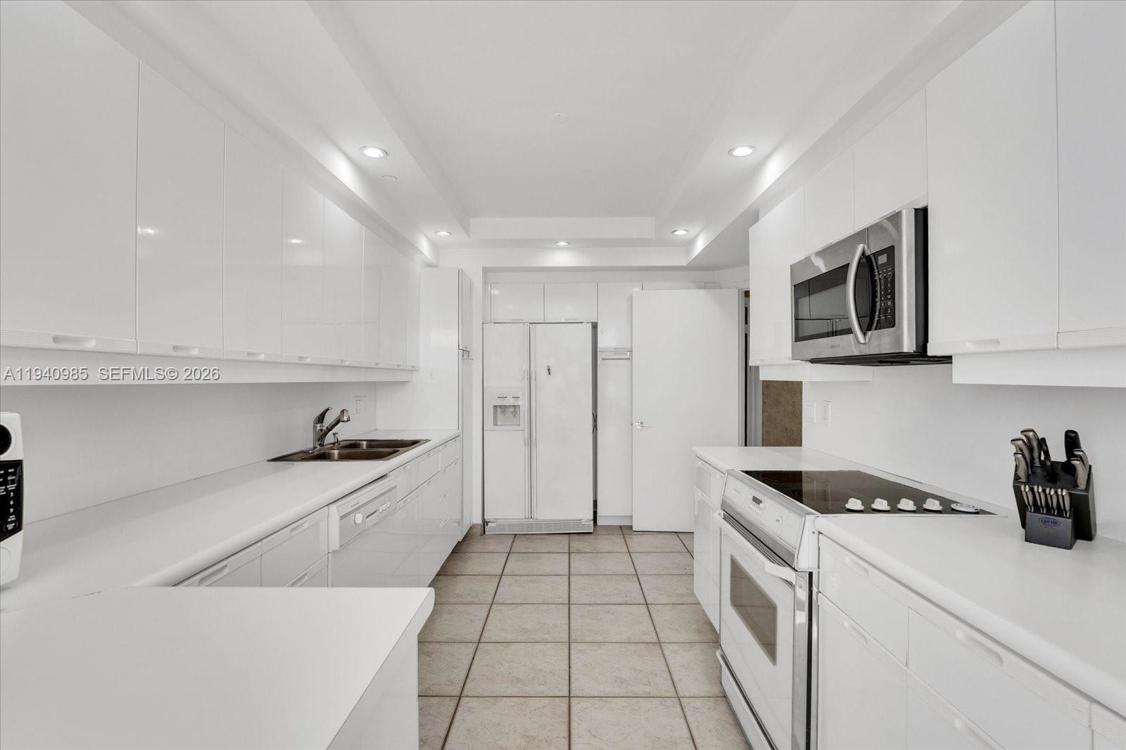 2000 Island Blvd #602, Aventura FL 33160