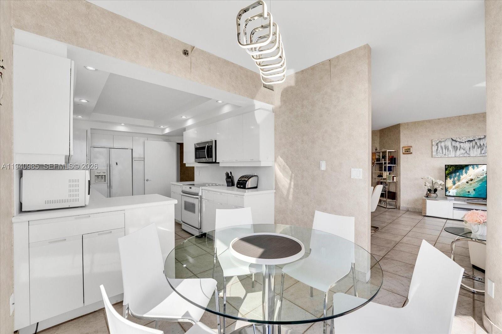 2000 Island Blvd #602, Aventura FL 33160