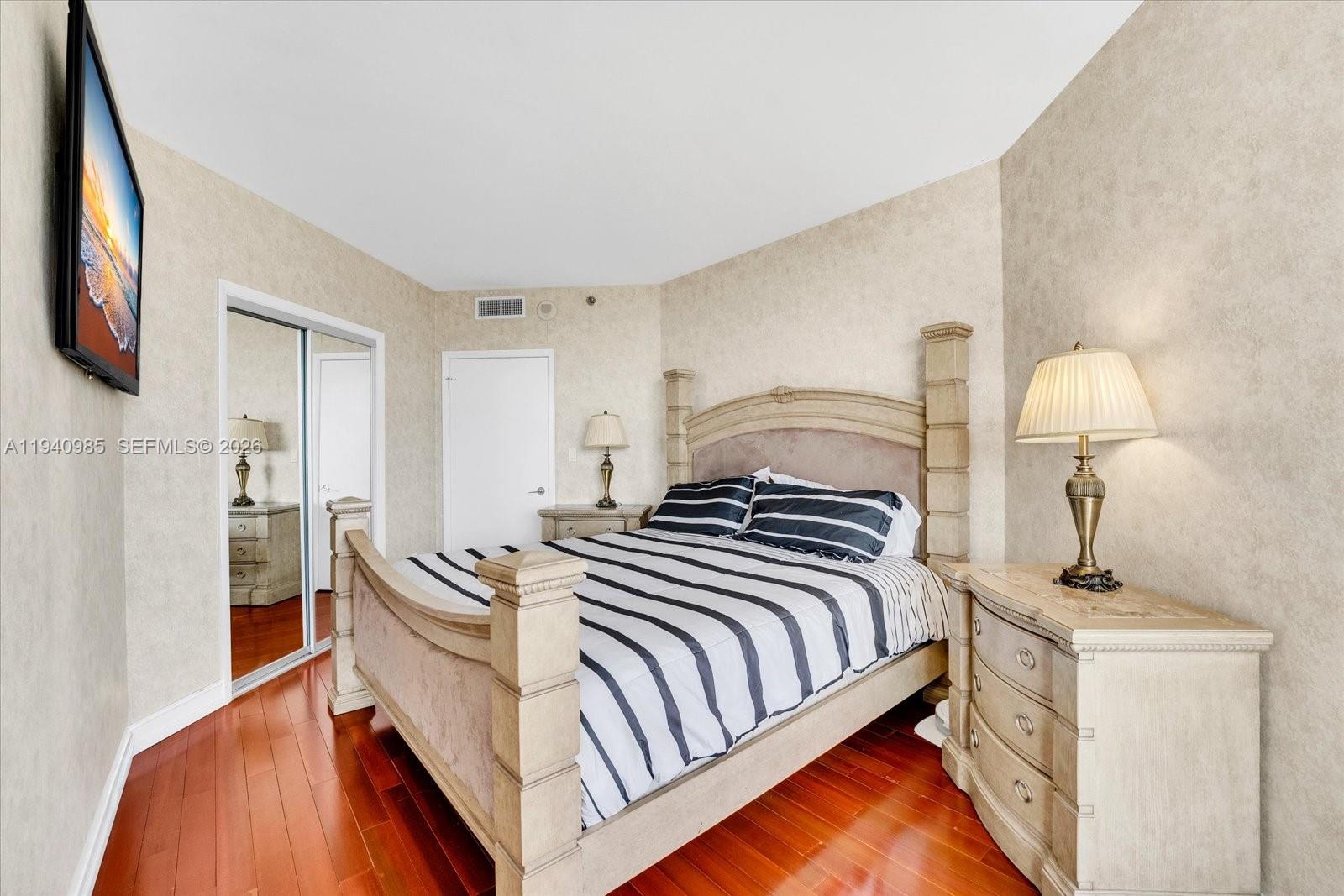2000 Island Blvd #602, Aventura FL 33160